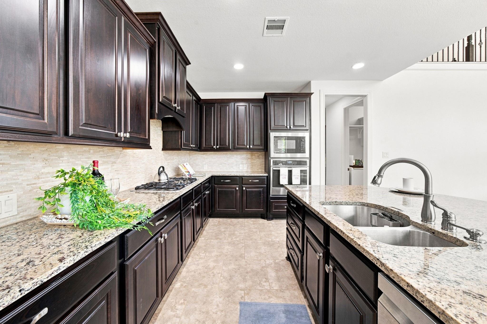 3923 Pebble Heights Lane