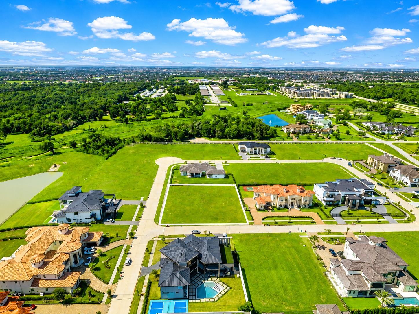 3 Alexandra Way Circle