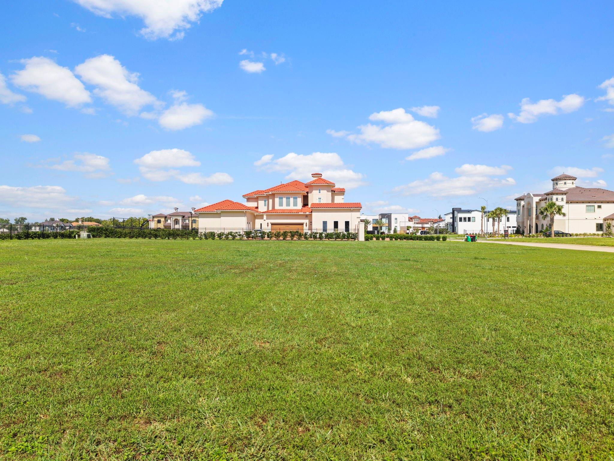 3 Alexandra Way Circle