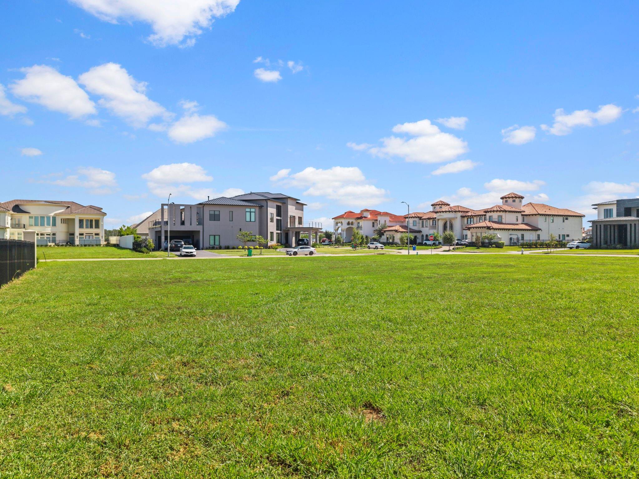 3 Alexandra Way Circle