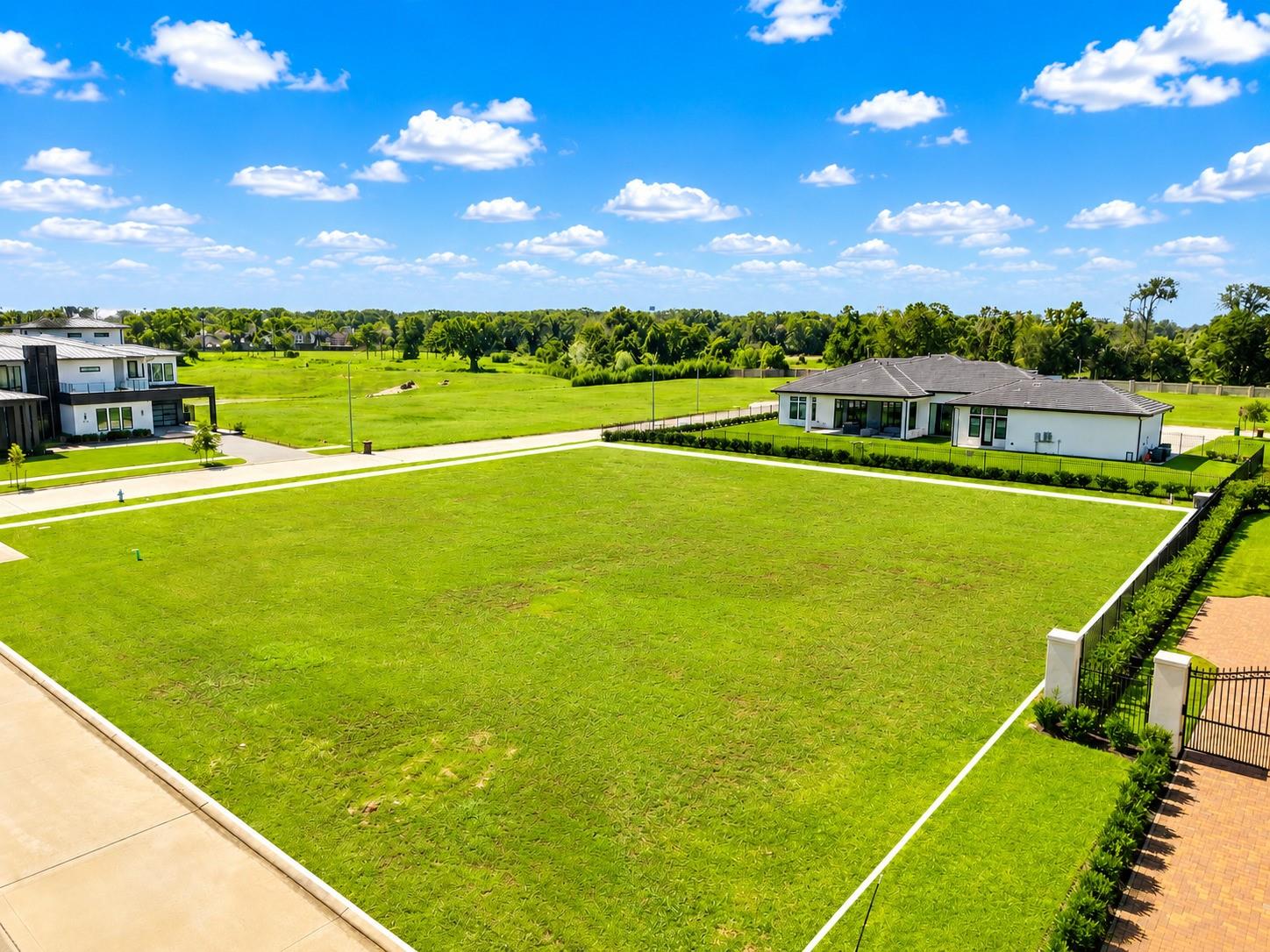 3 Alexandra Way Circle