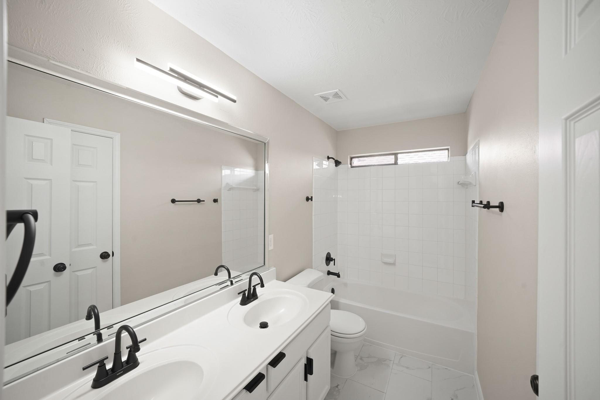 714 Coggins Point Way