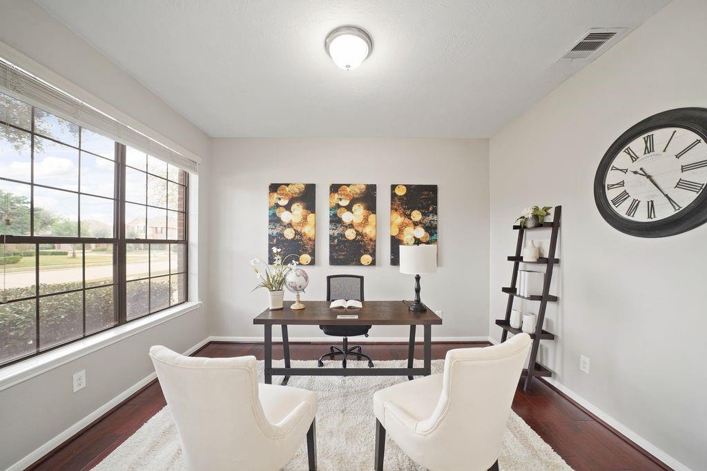 714 Coggins Point Way