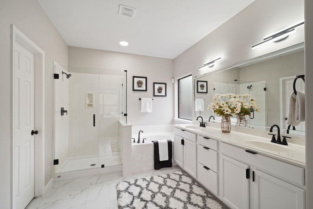 714 Coggins Point Way