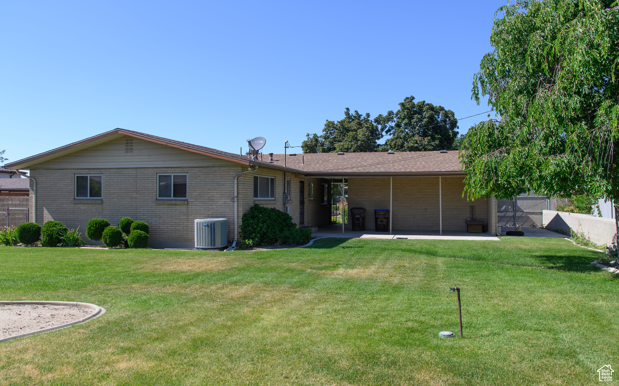 162 E TWIN PEAKS ST