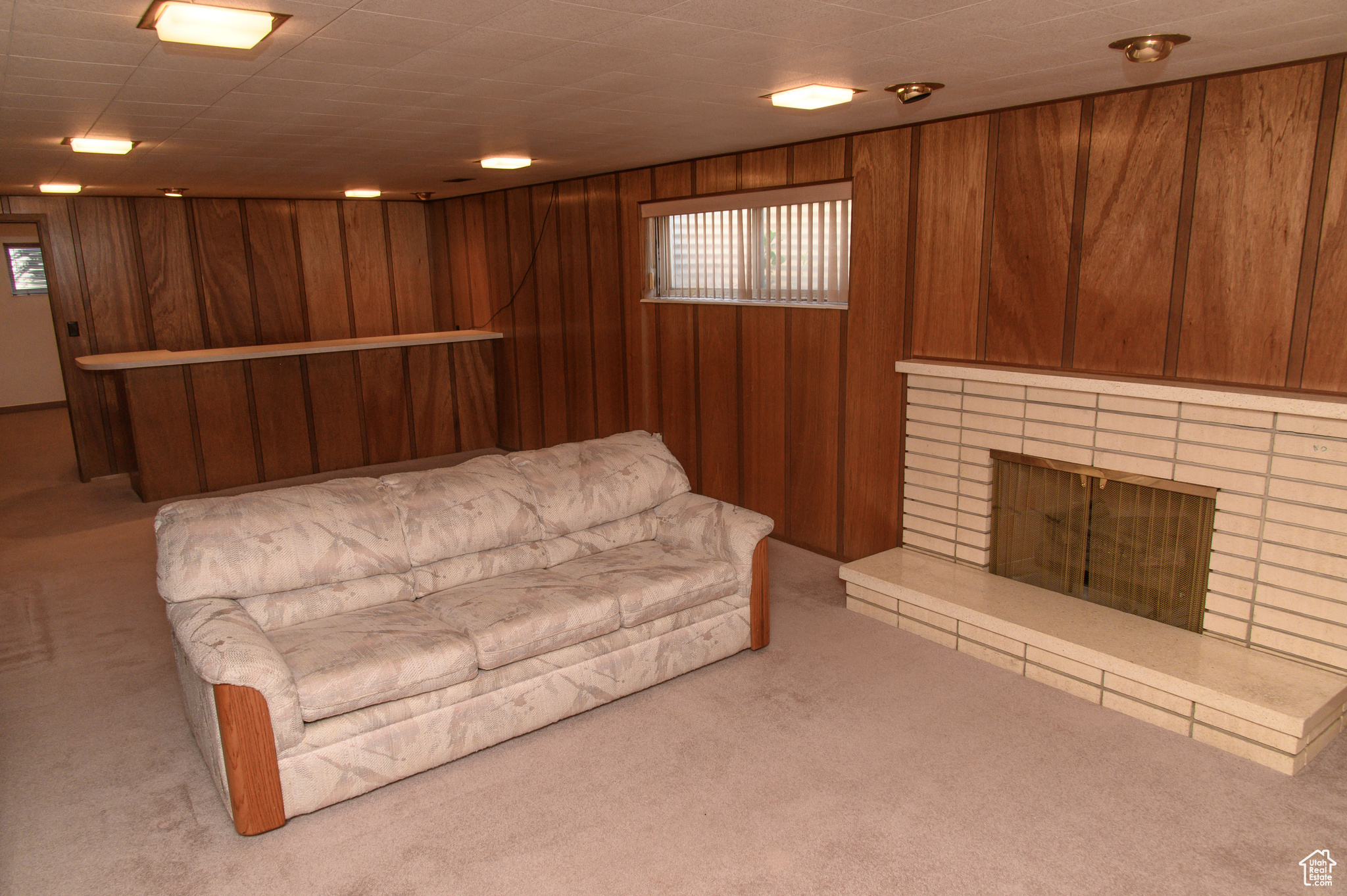 162 E TWIN PEAKS ST