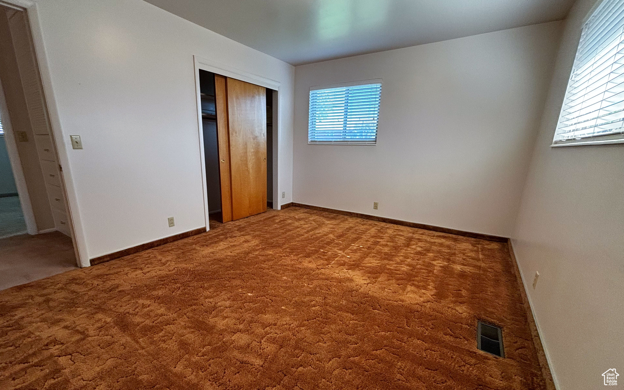 162 E TWIN PEAKS ST