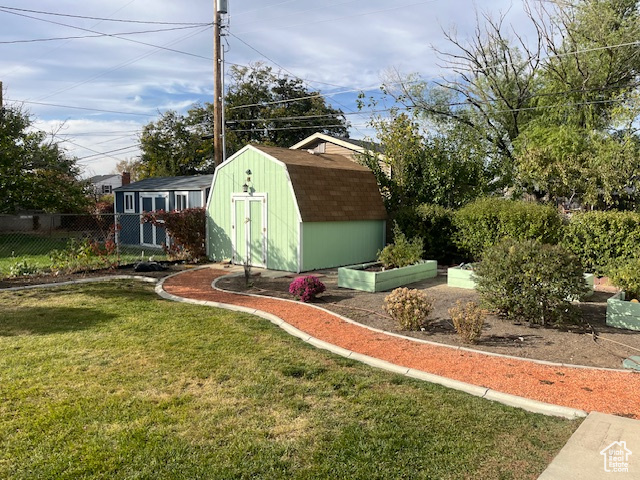 249 E TWIN PEAKS ST