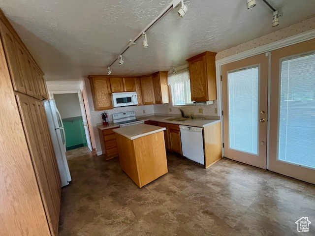 249 E TWIN PEAKS ST