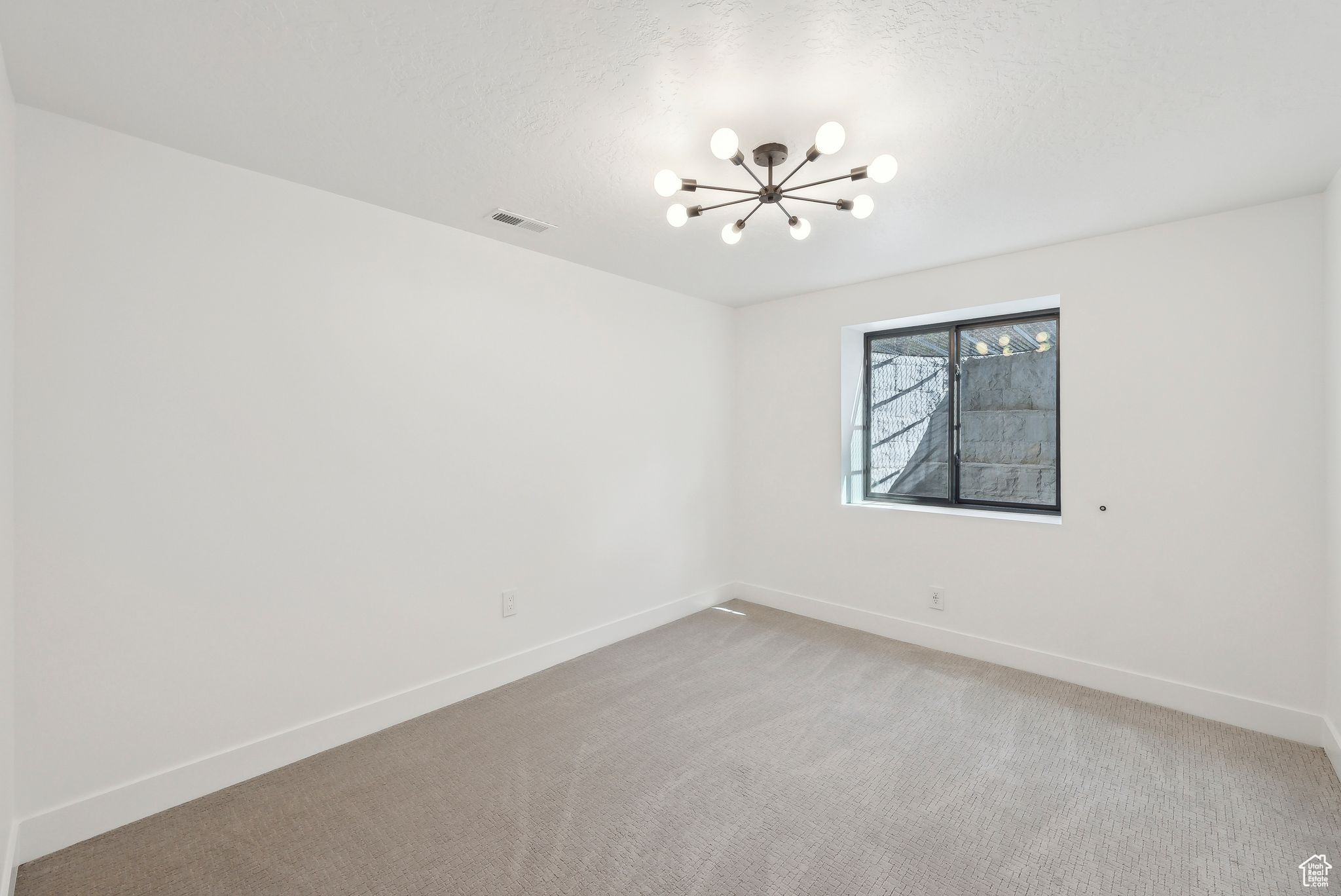 20 E WINDSONG LN