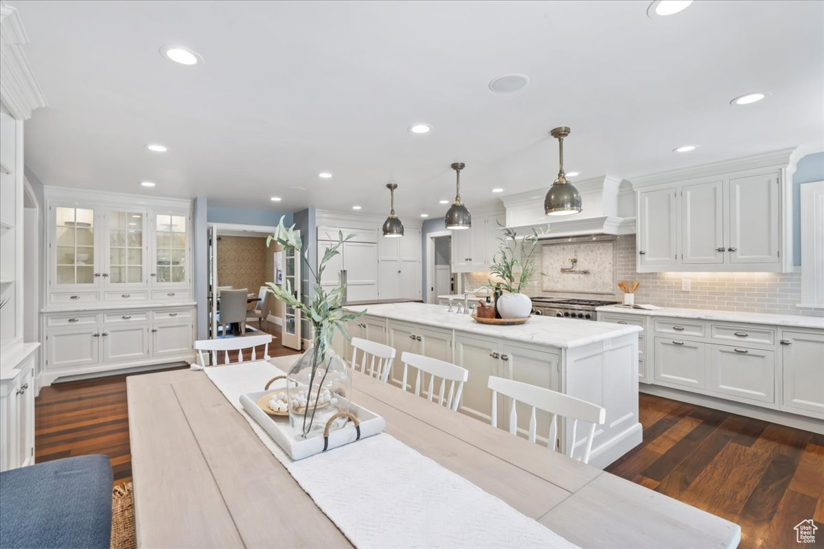 3 DAWN HILL DR
