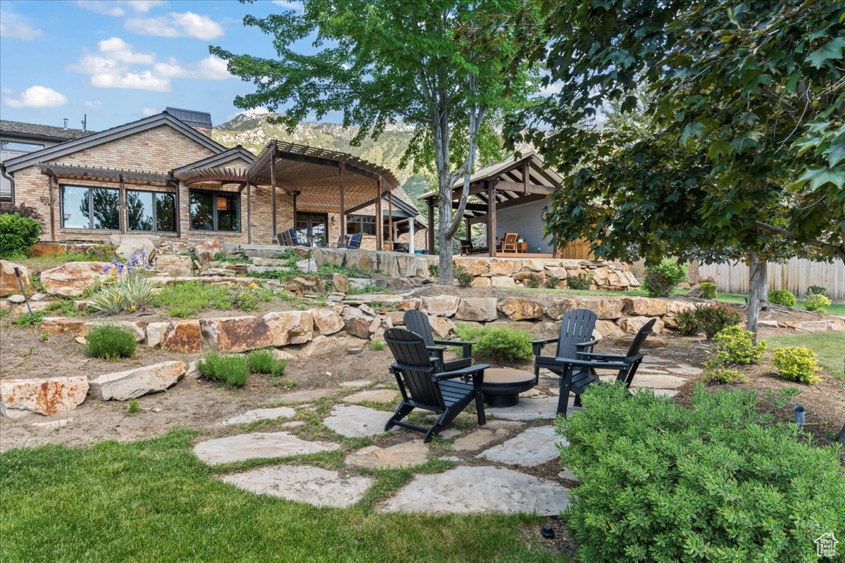3 DAWN HILL DR