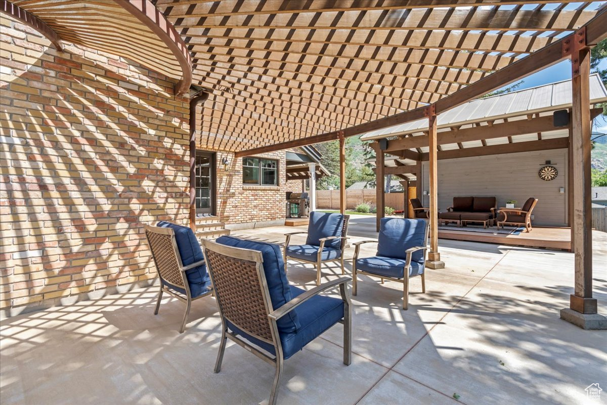 3 DAWN HILL DR