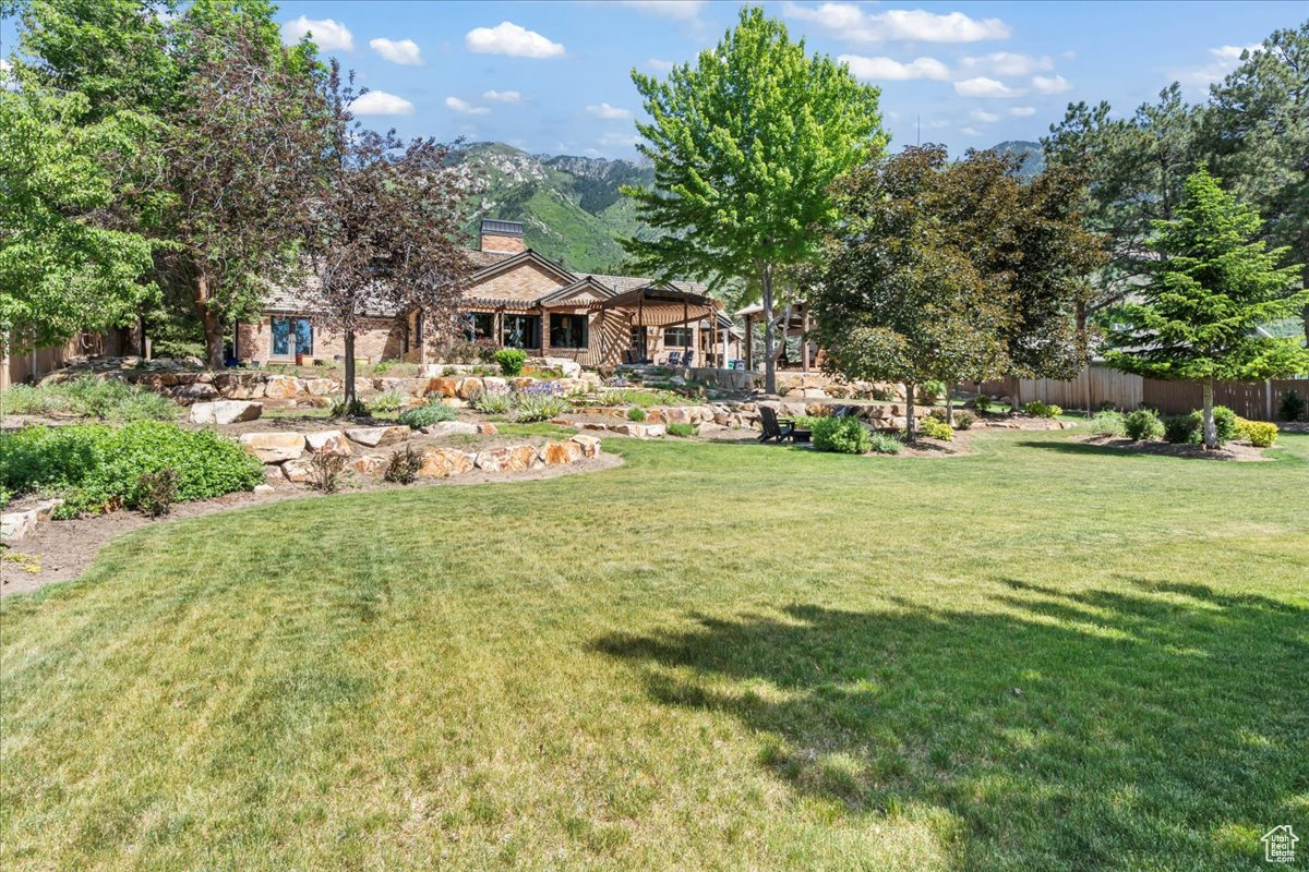 3 DAWN HILL DR