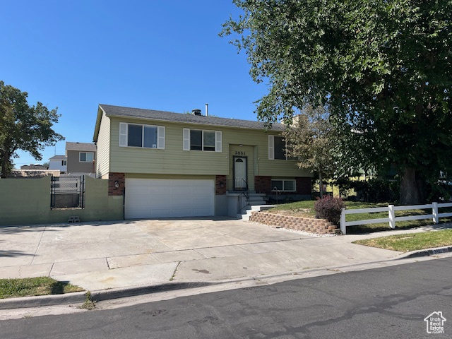 3851 W SQUIRE CREST DR