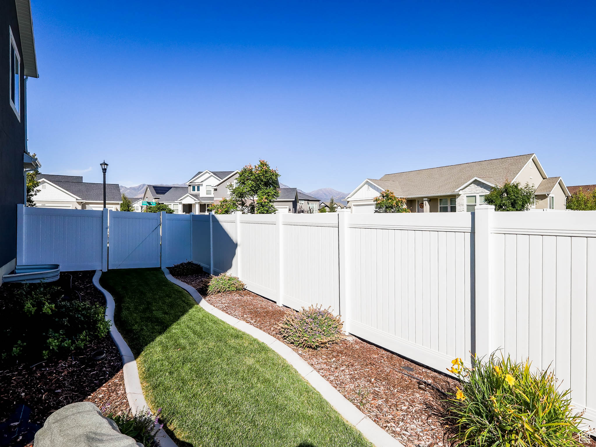 4910 N DESERET PEAK DR