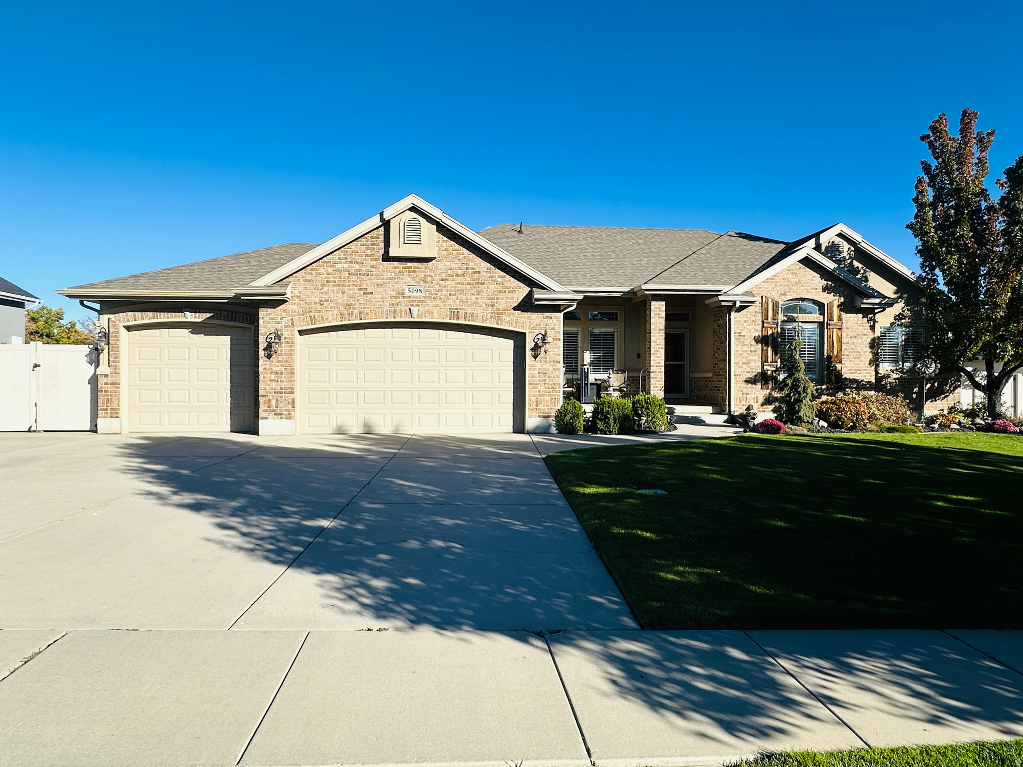 5098 W CHERRY LAUREL LN