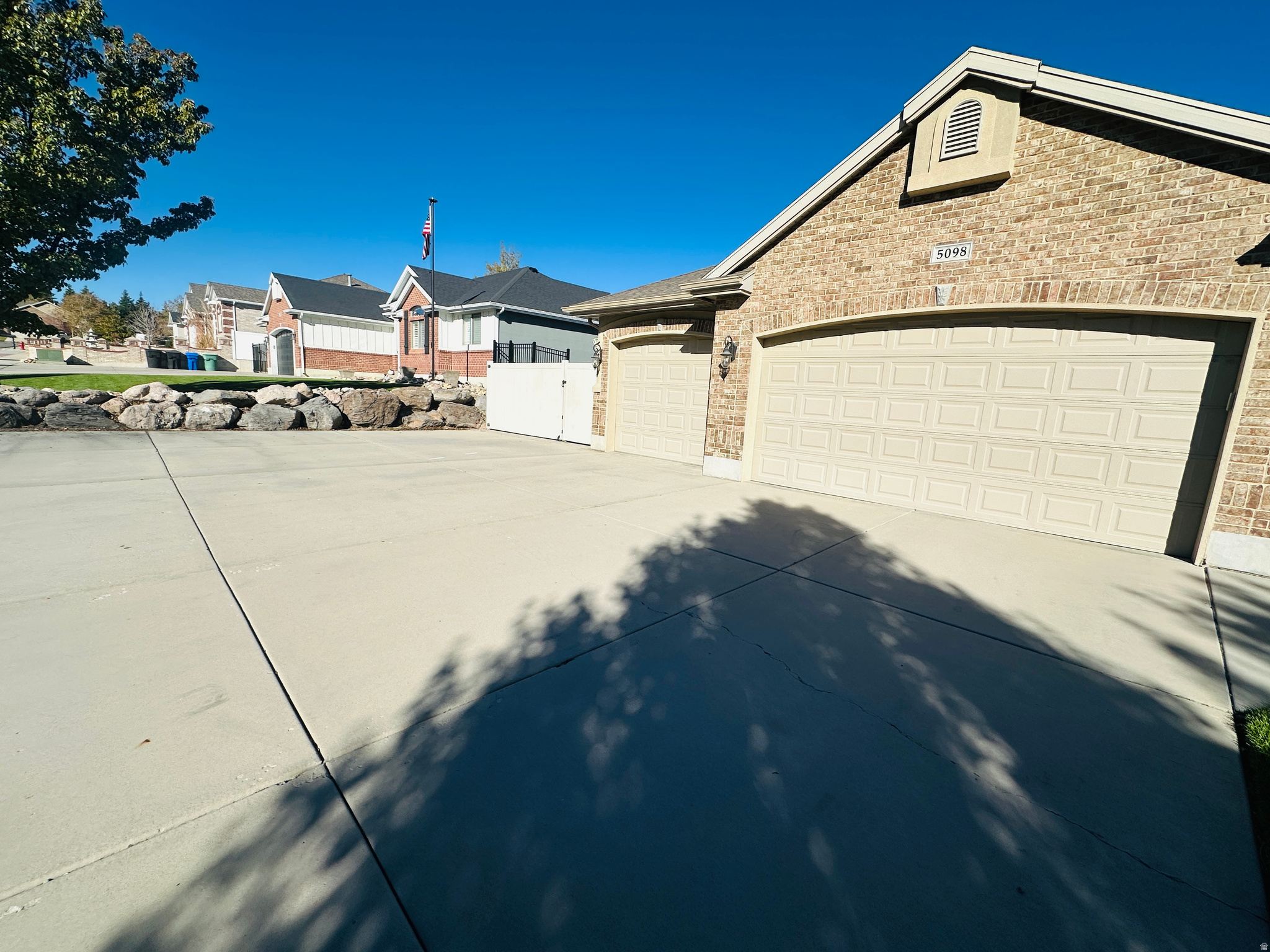 5098 W CHERRY LAUREL LN