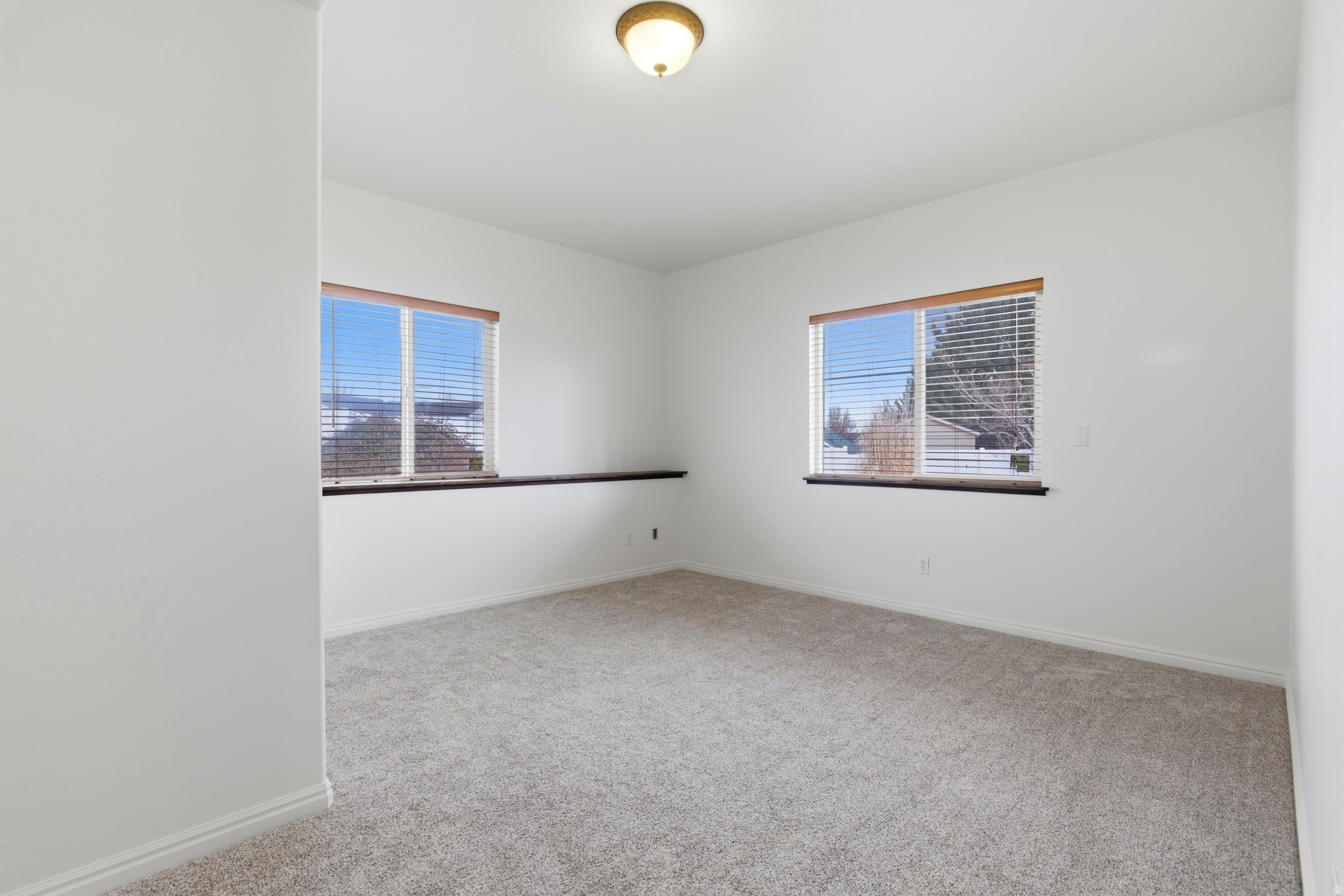 5272 W SUN BLOOM CIR