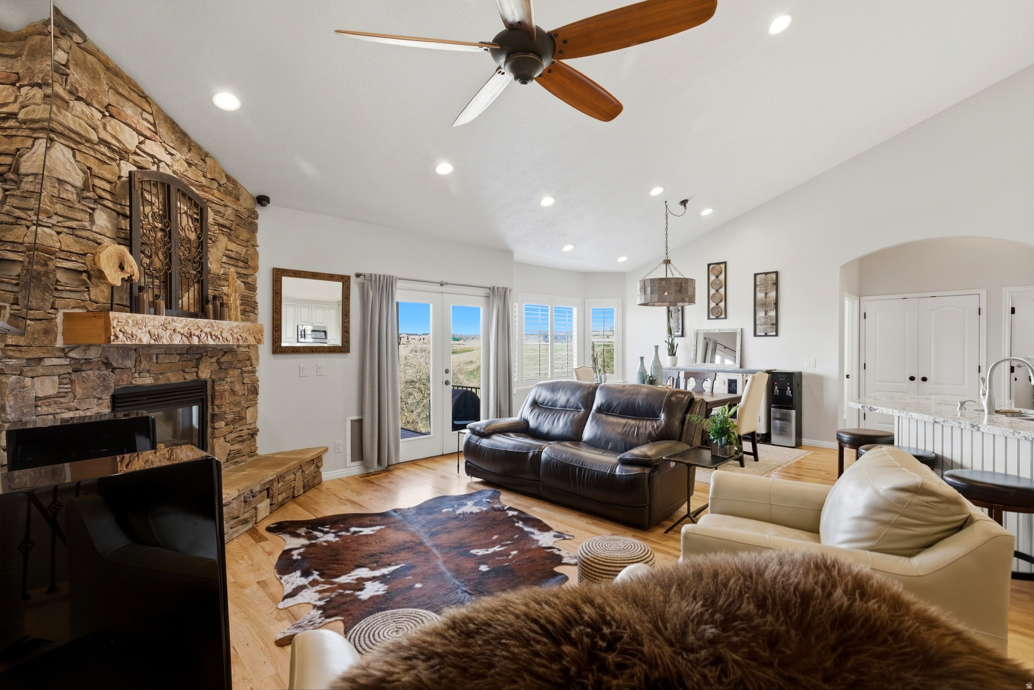 722 W WEBB RD