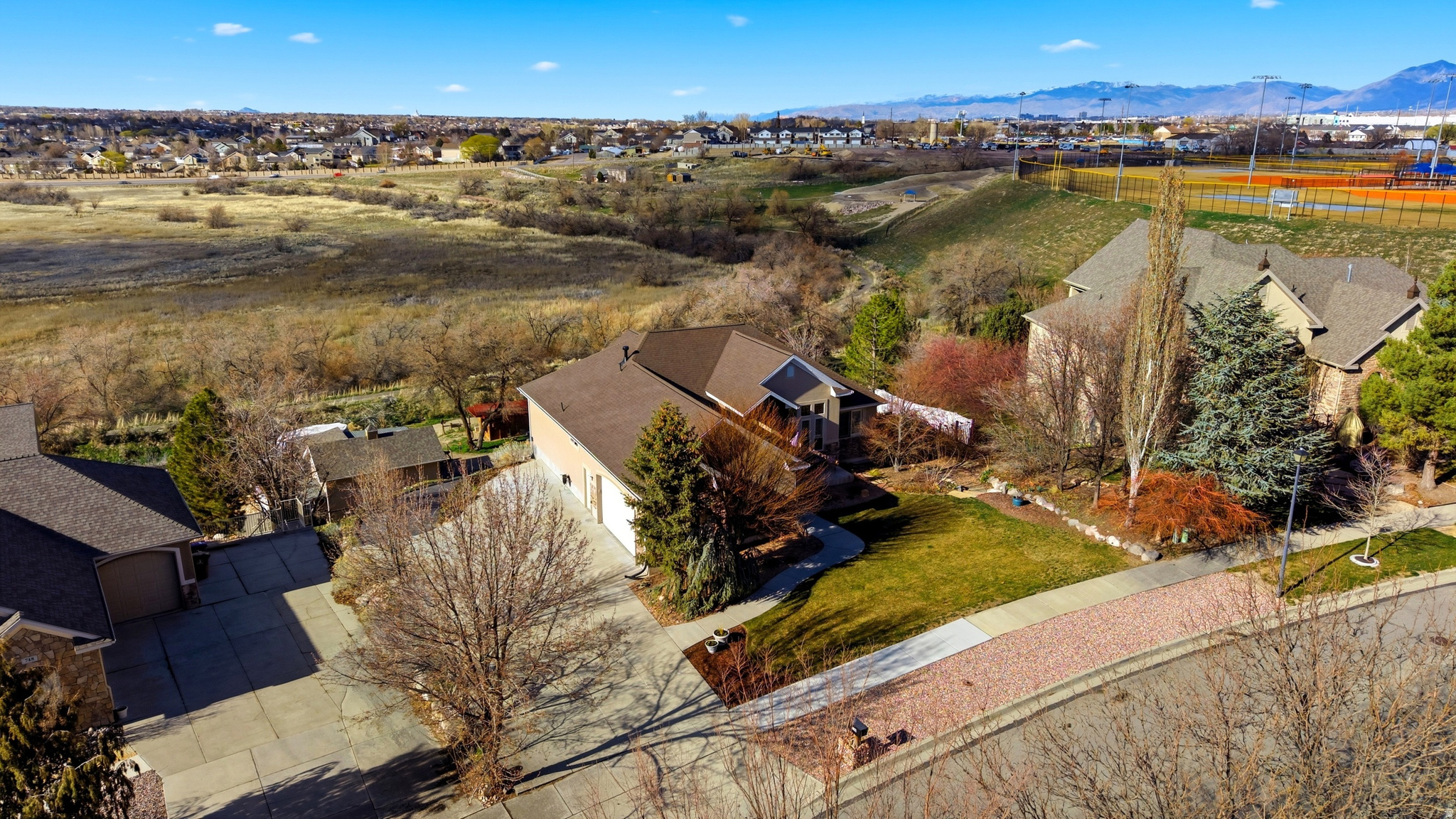 722 W WEBB RD