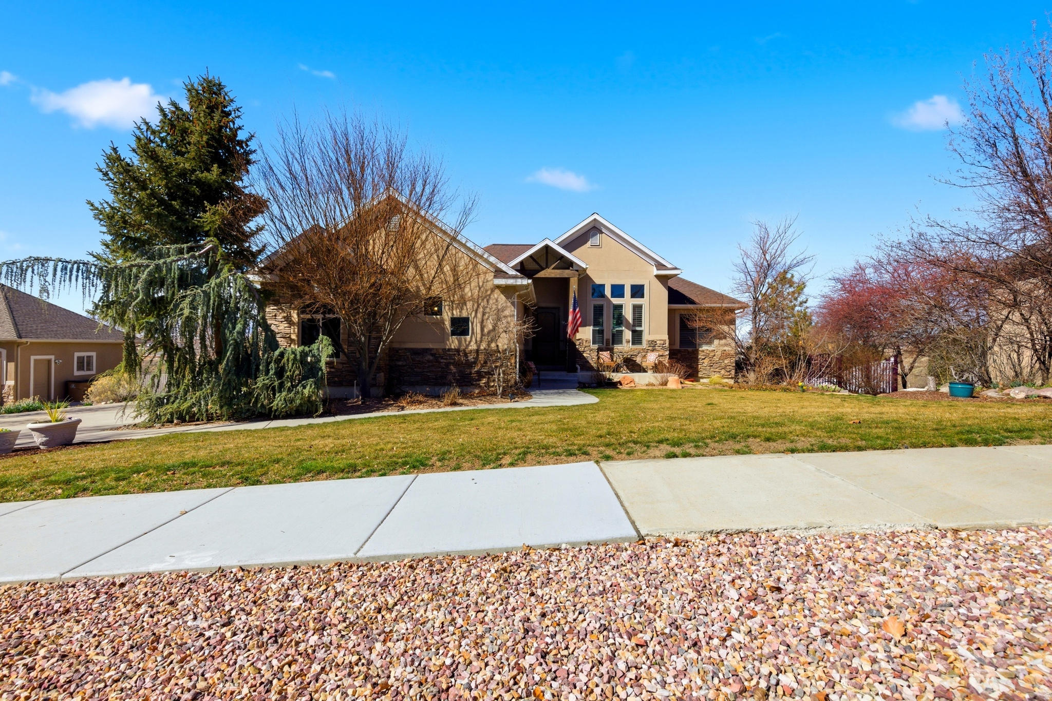 722 W WEBB RD