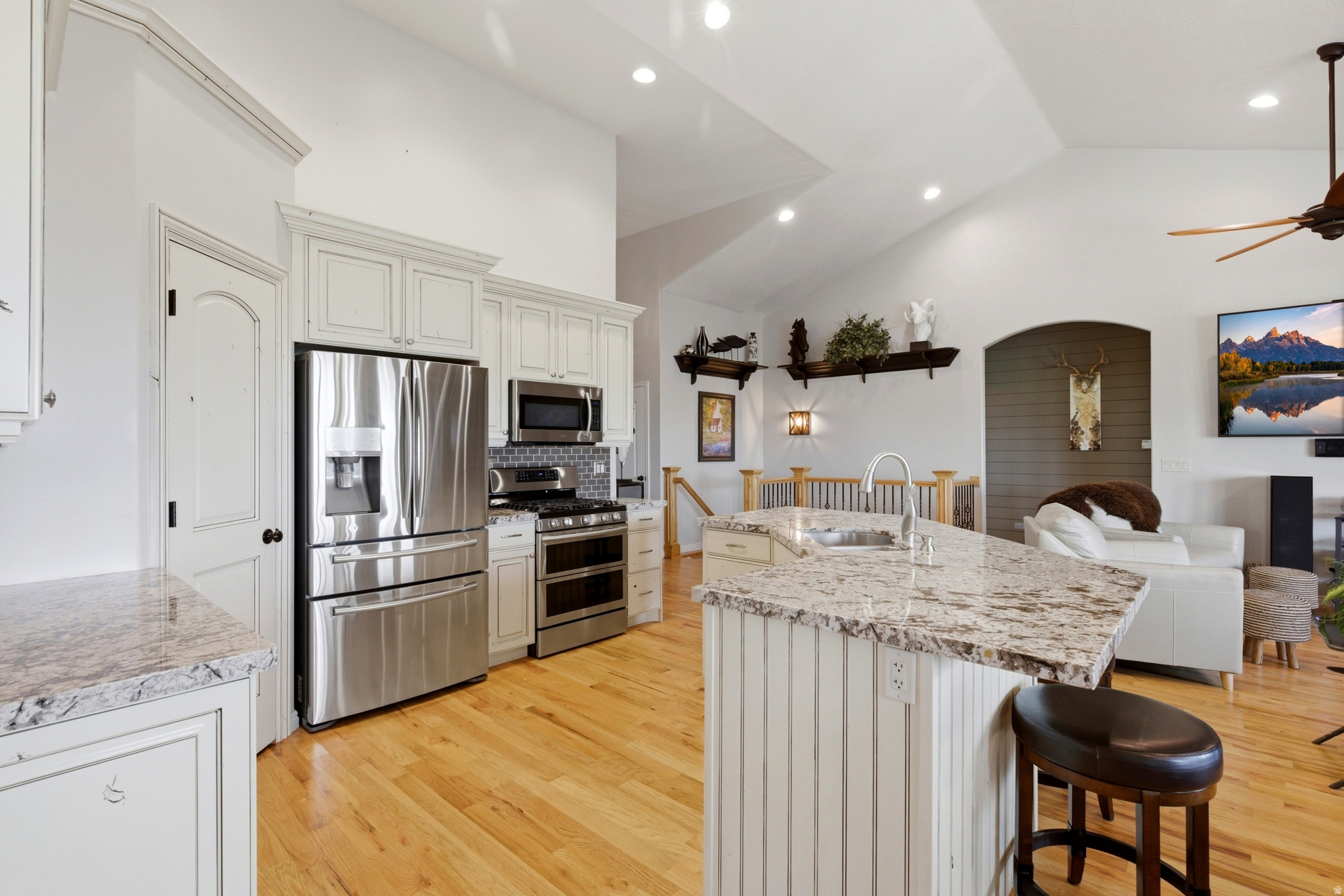 722 W WEBB RD