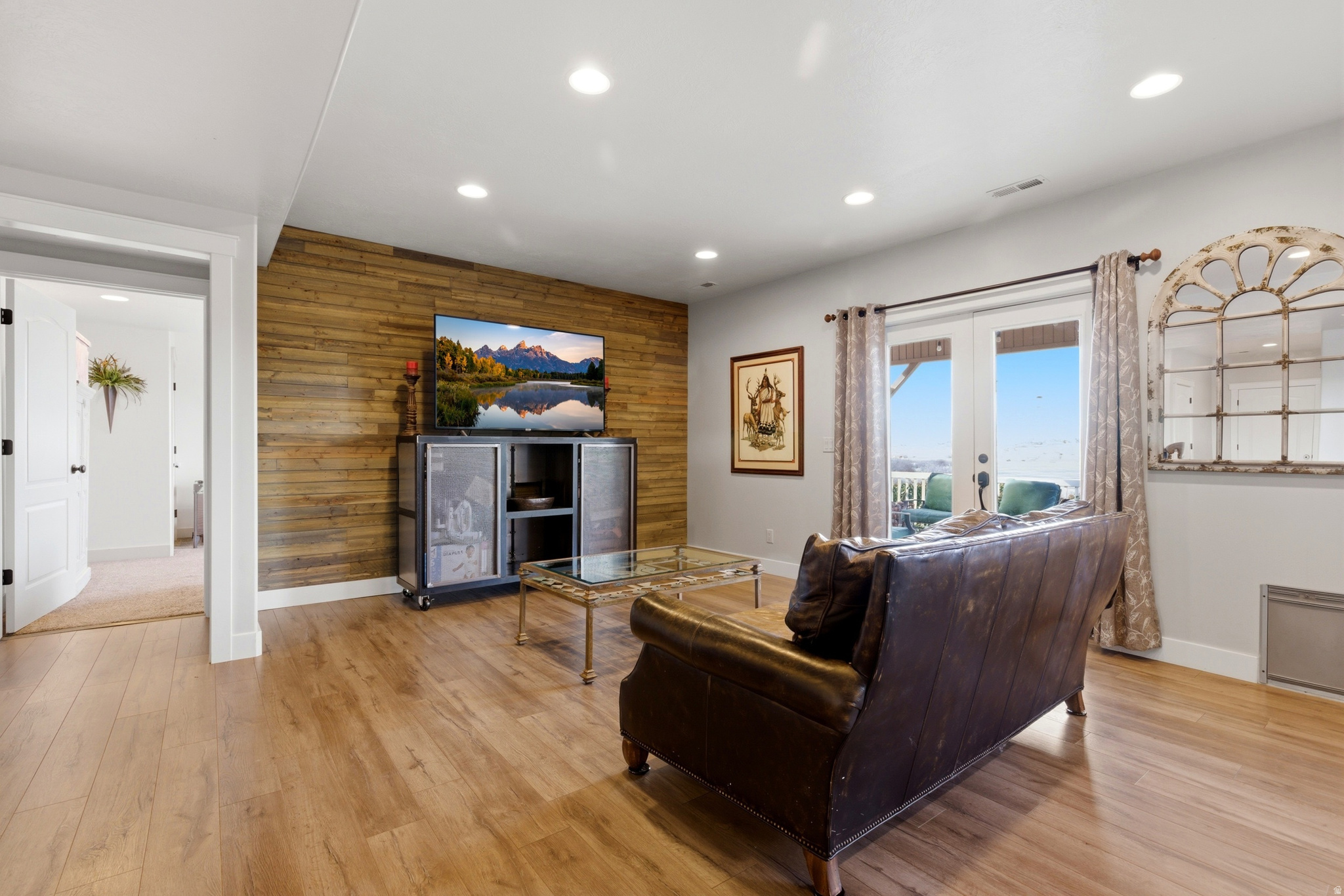722 W WEBB RD