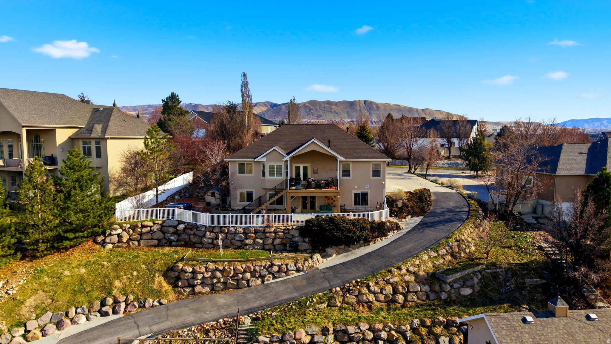 722 W WEBB RD