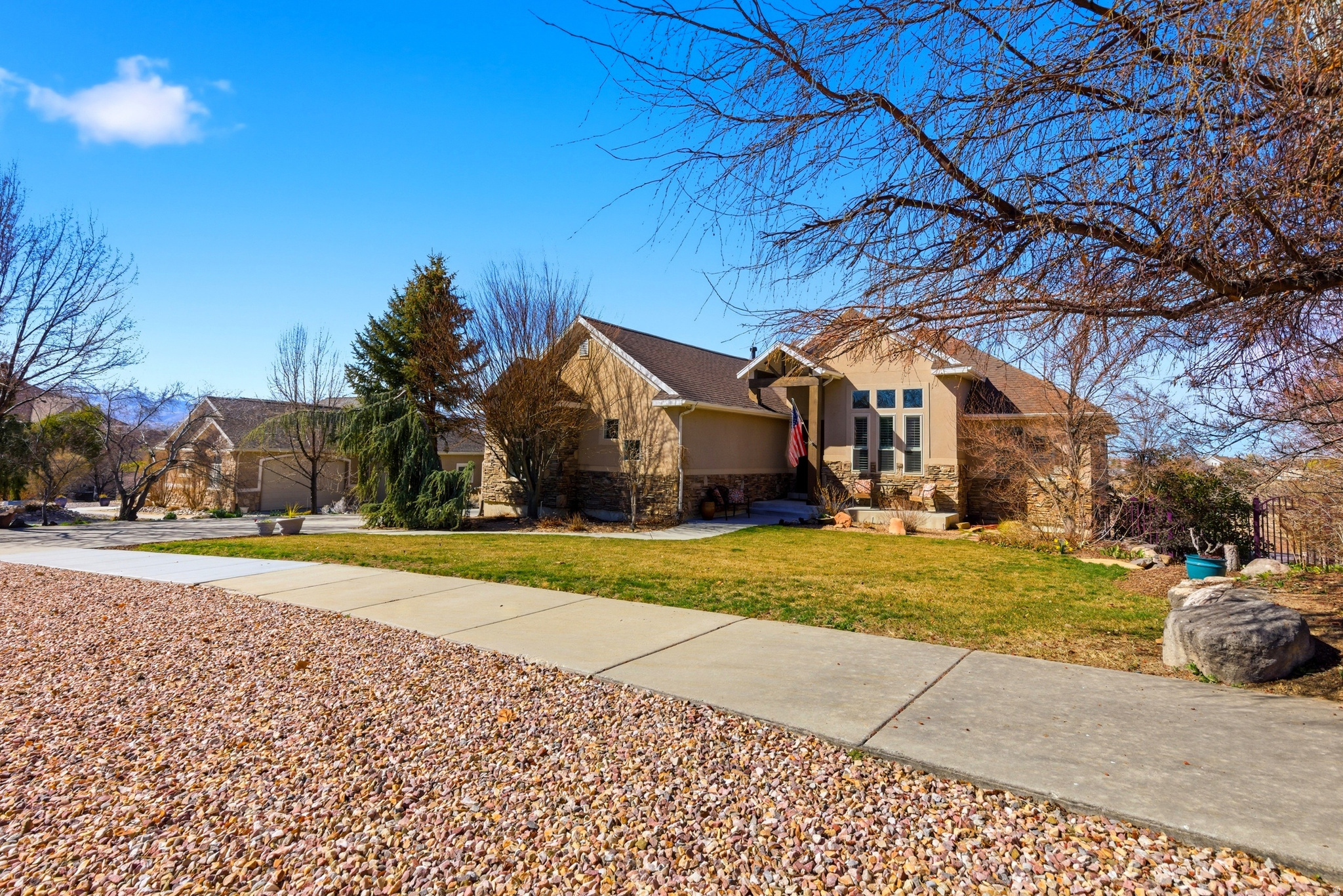 722 W WEBB RD