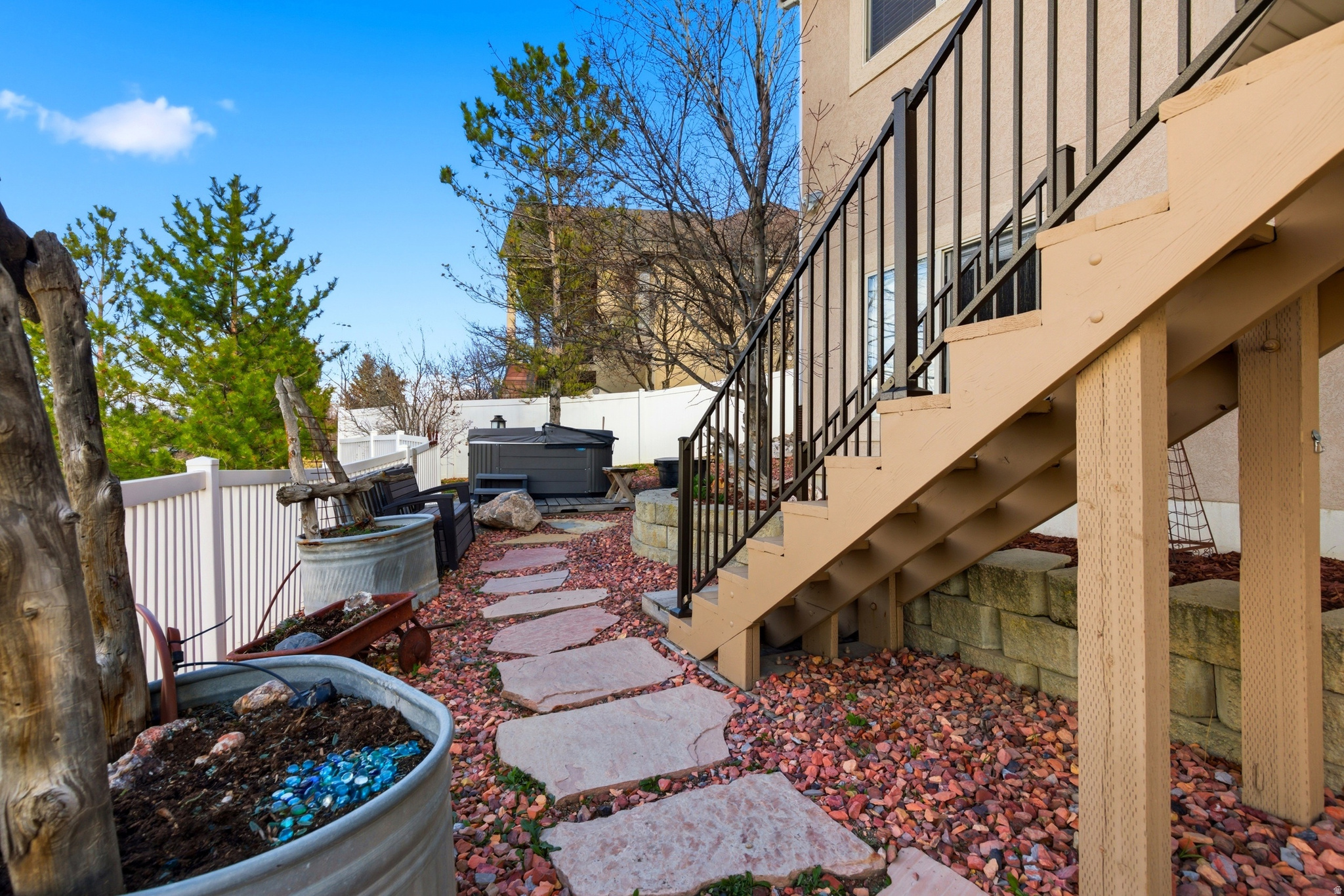 722 W WEBB RD