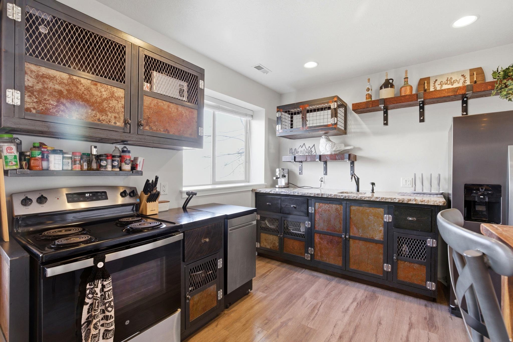 722 W WEBB RD