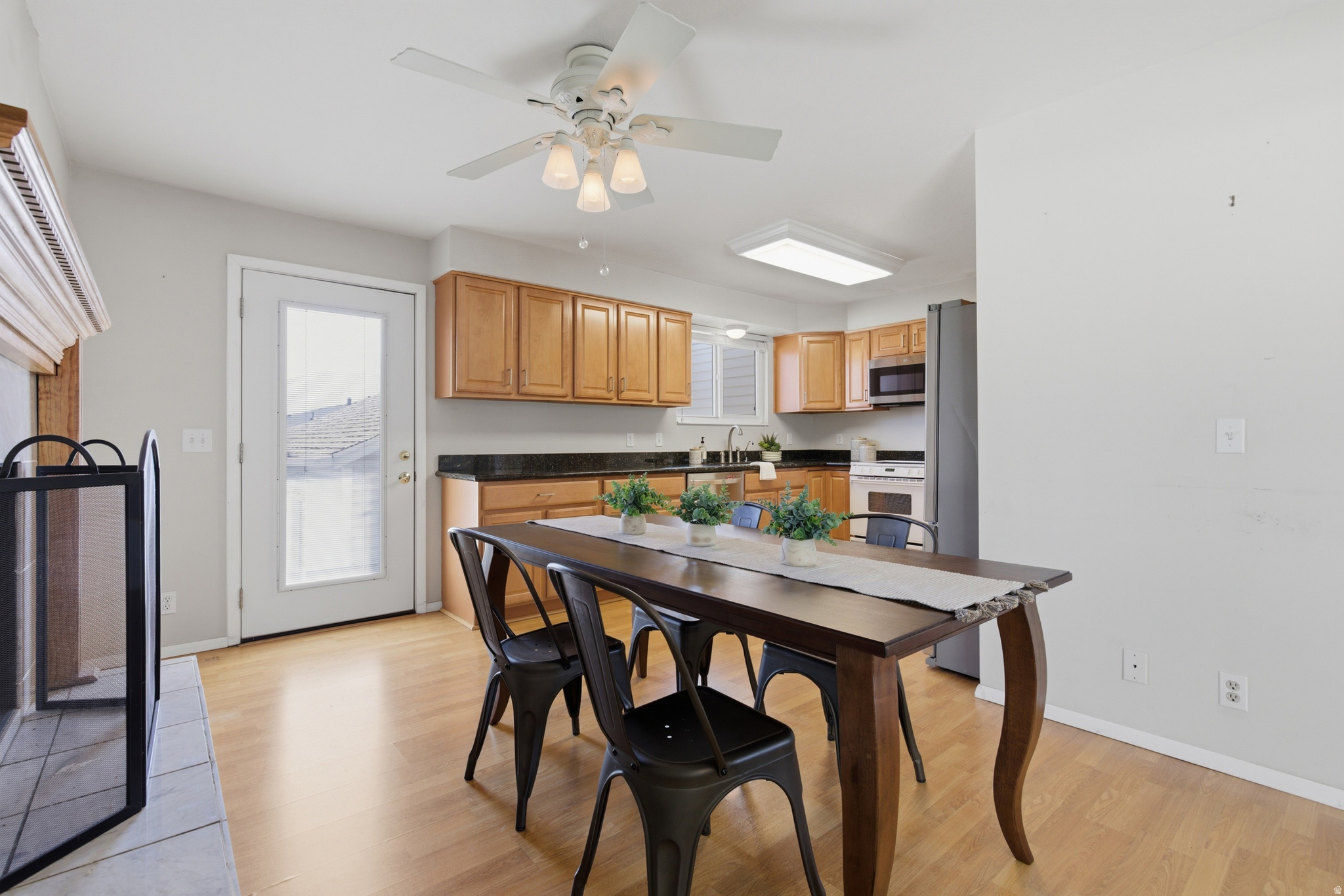 808 W BULLION
