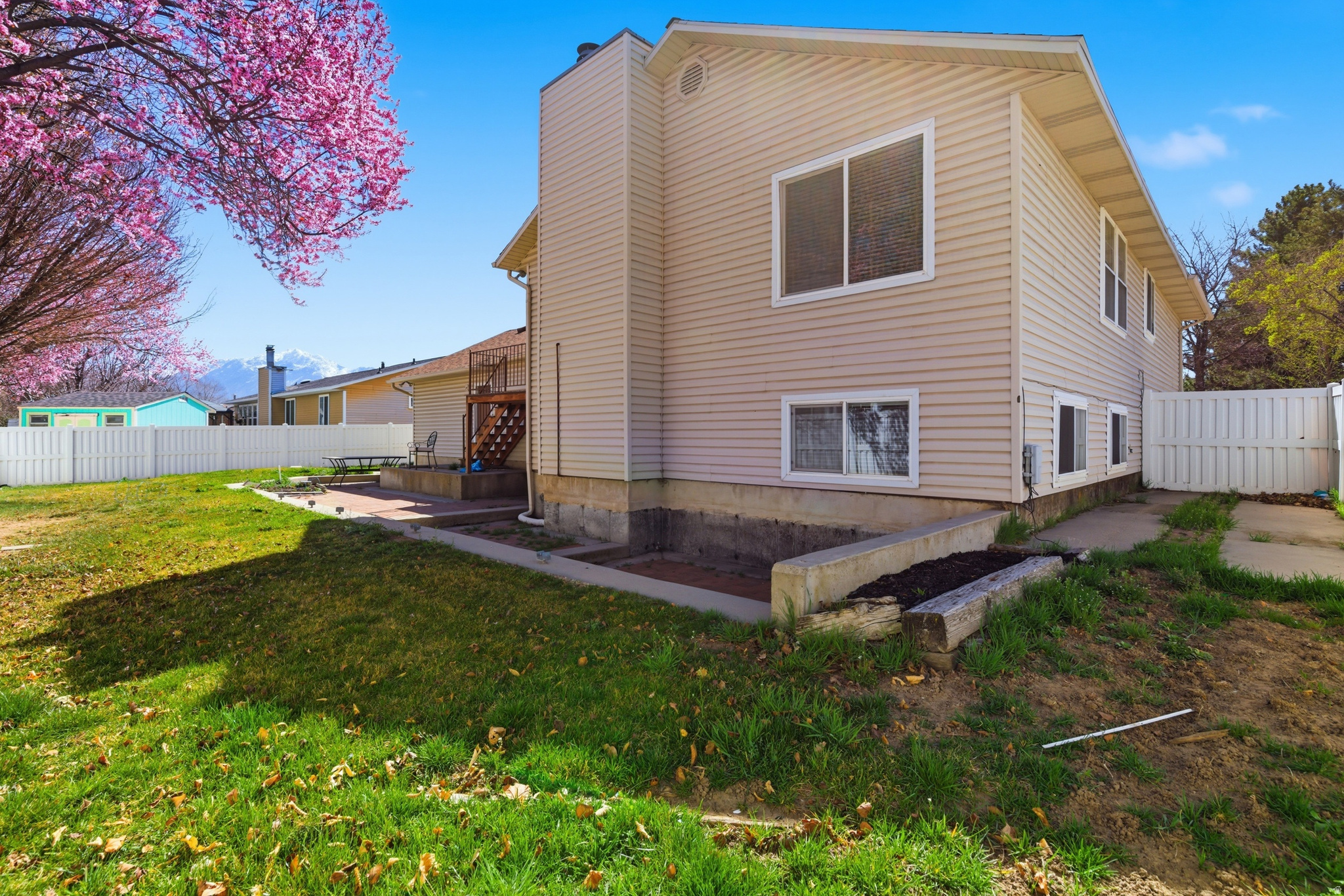 808 W BULLION
