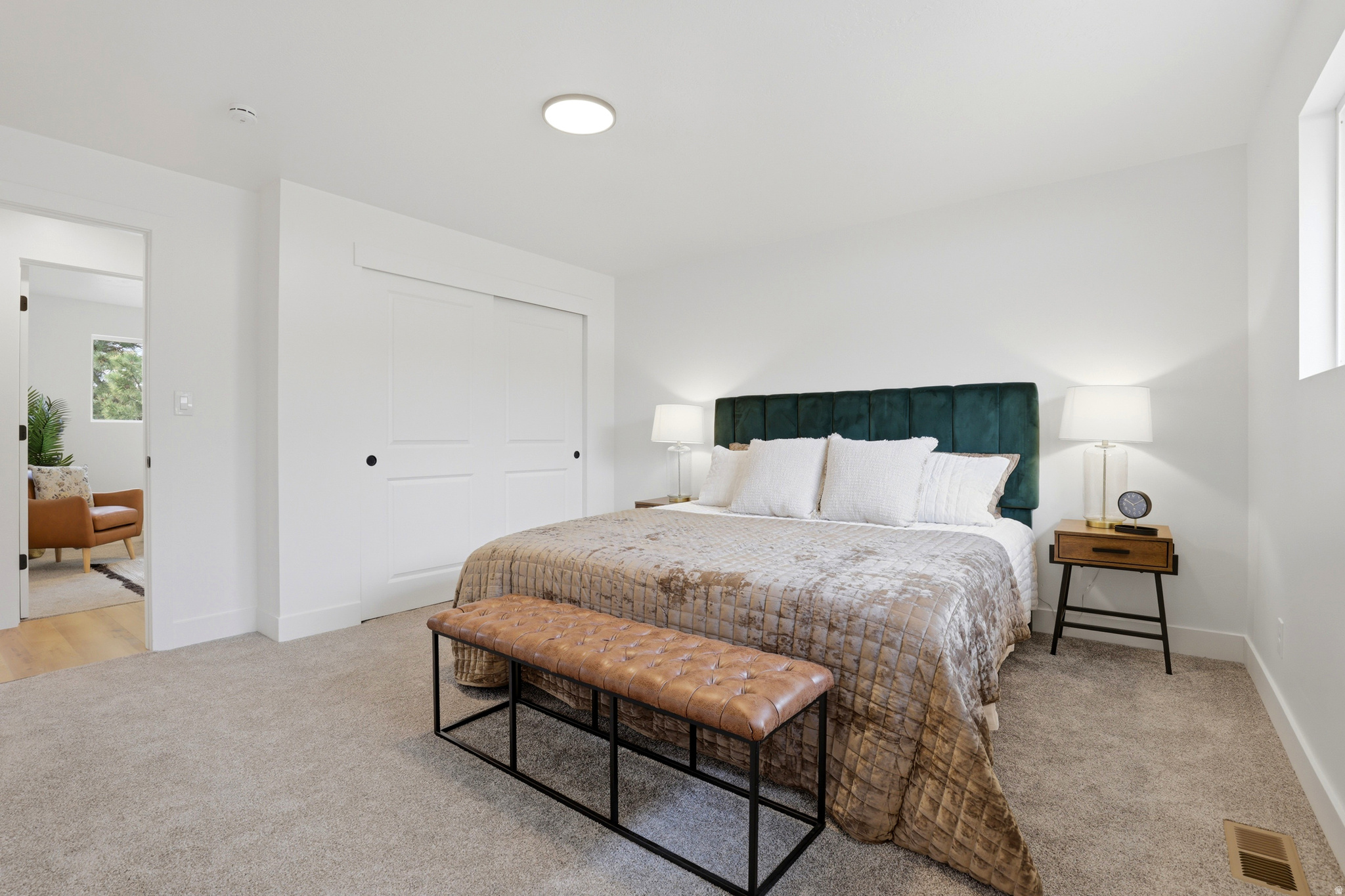 8643 S VAQUERO DR