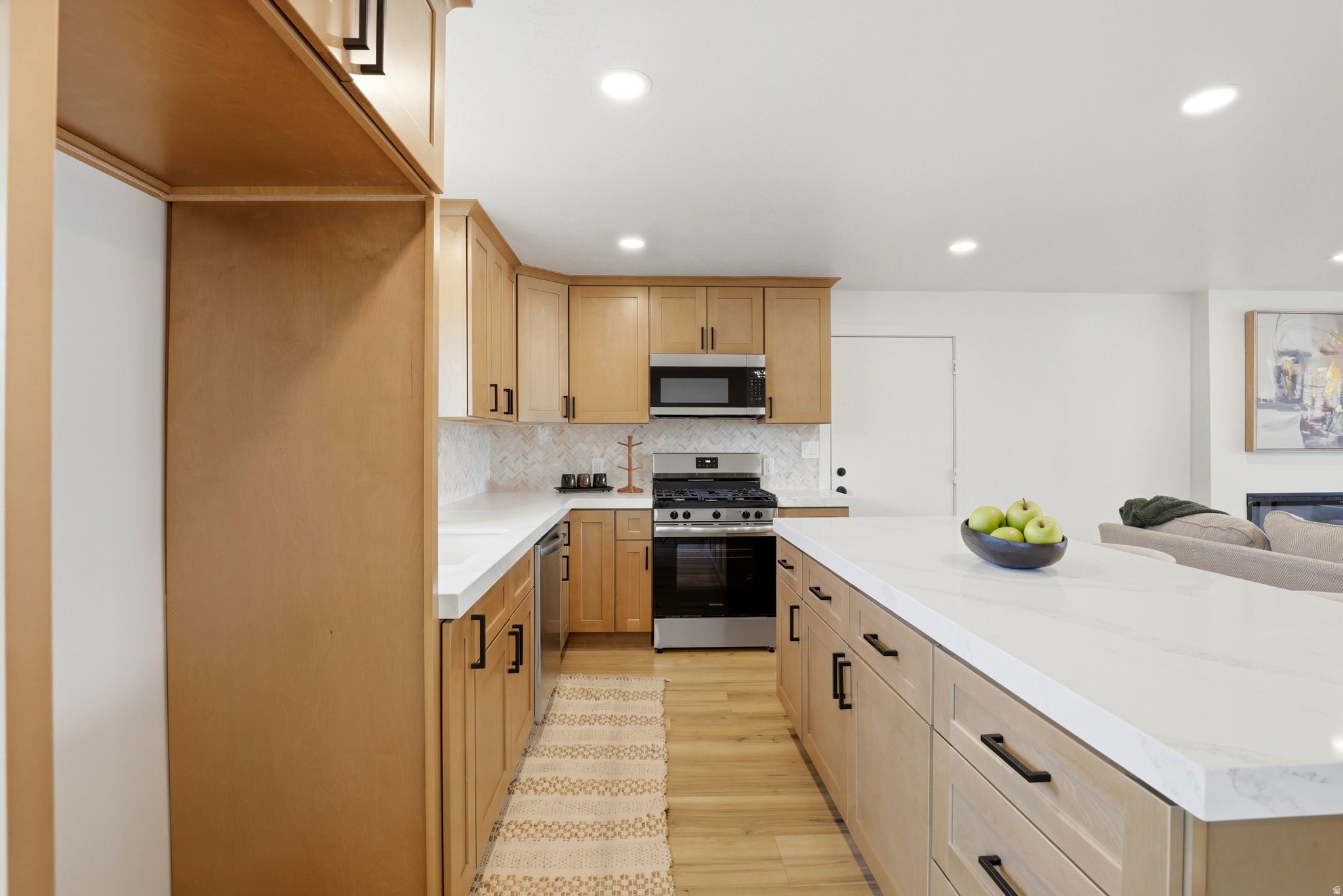 8643 S VAQUERO DR