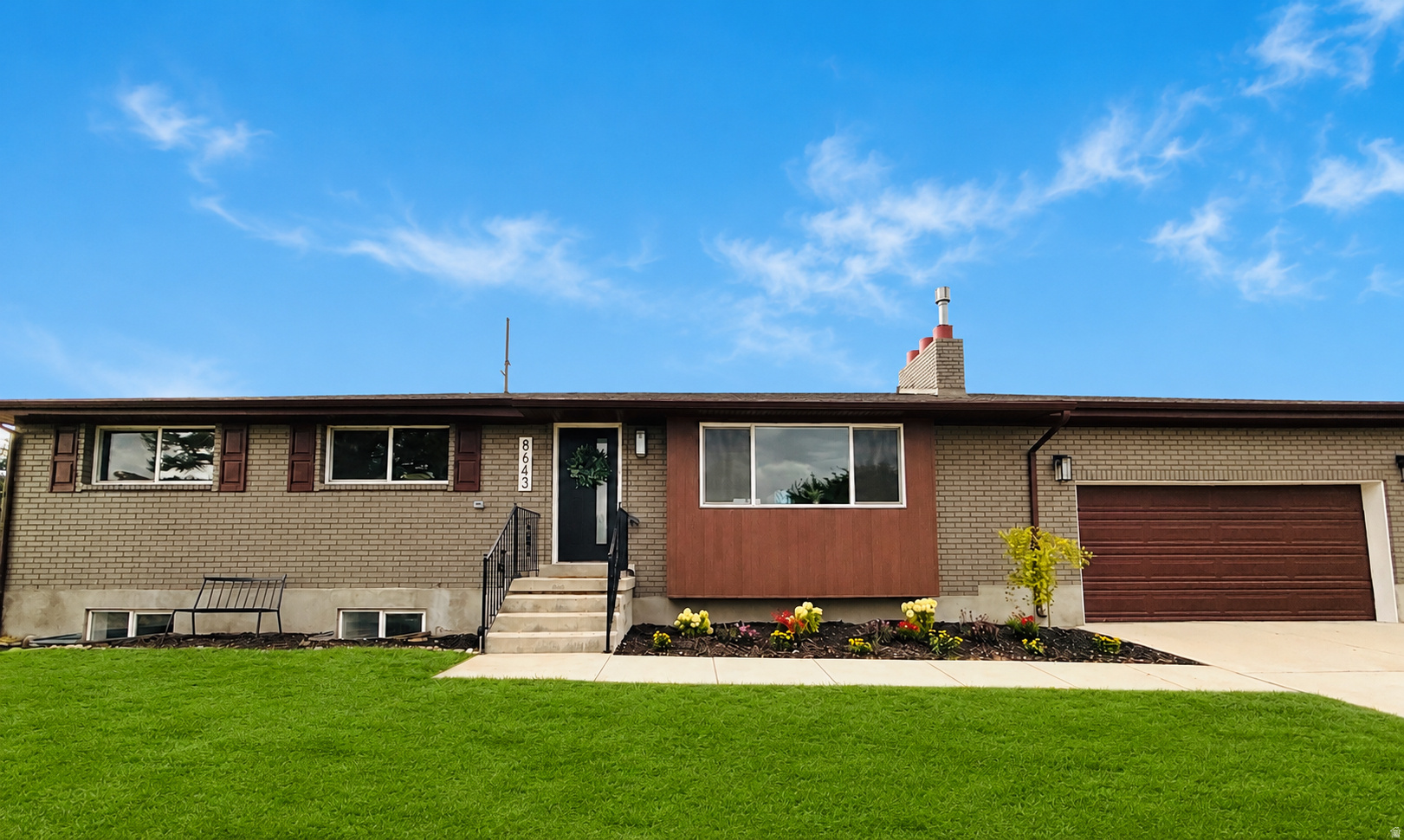 8643 S VAQUERO DR