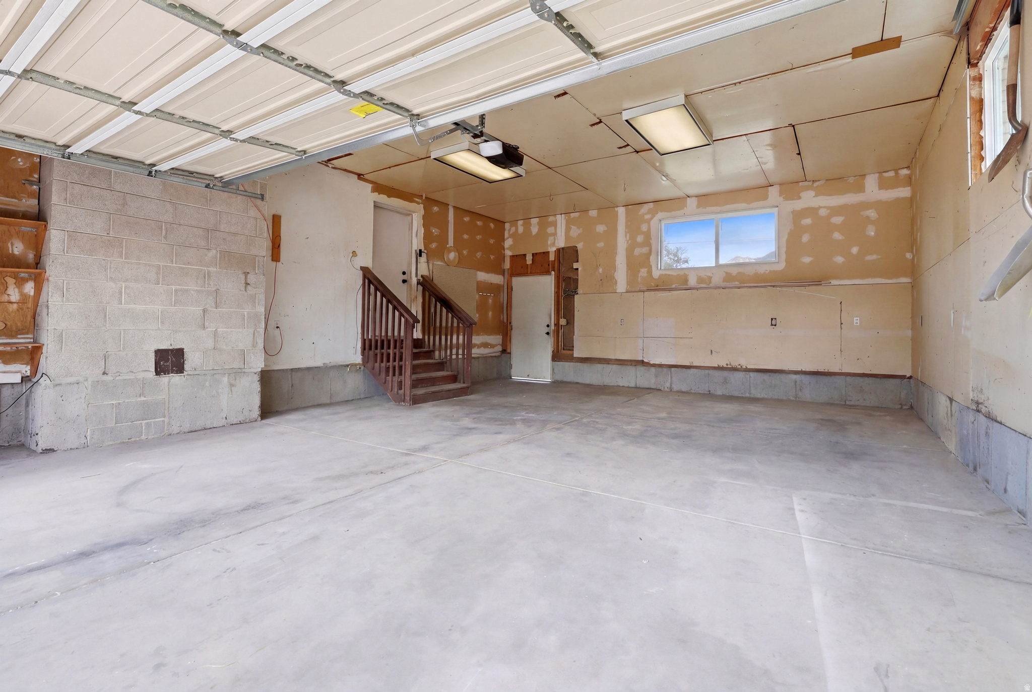 8643 S VAQUERO DR