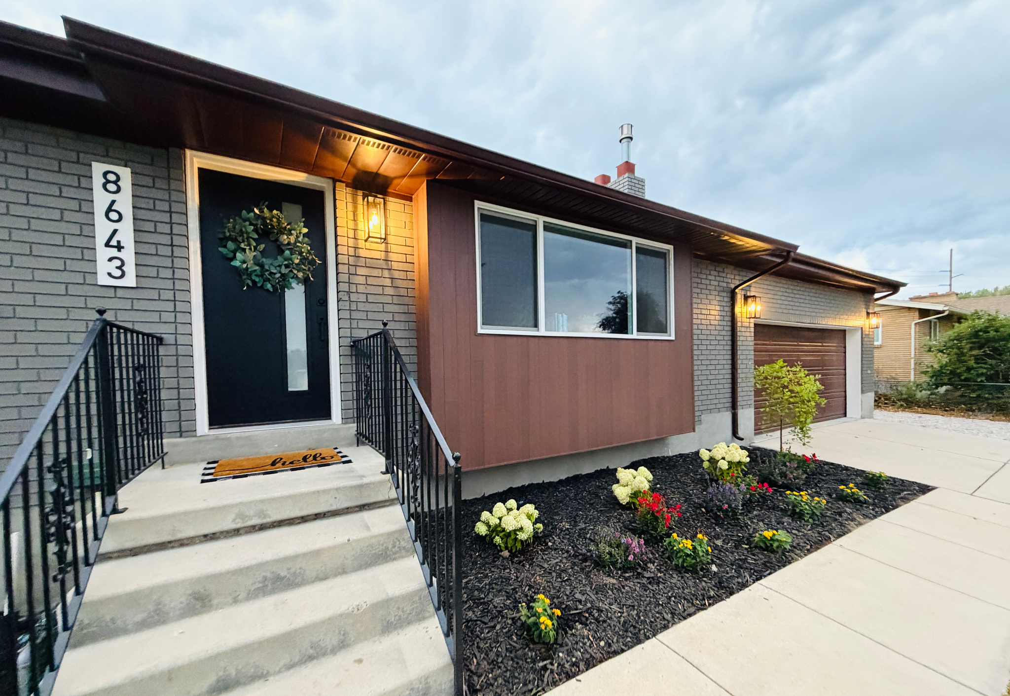 8643 S VAQUERO DR