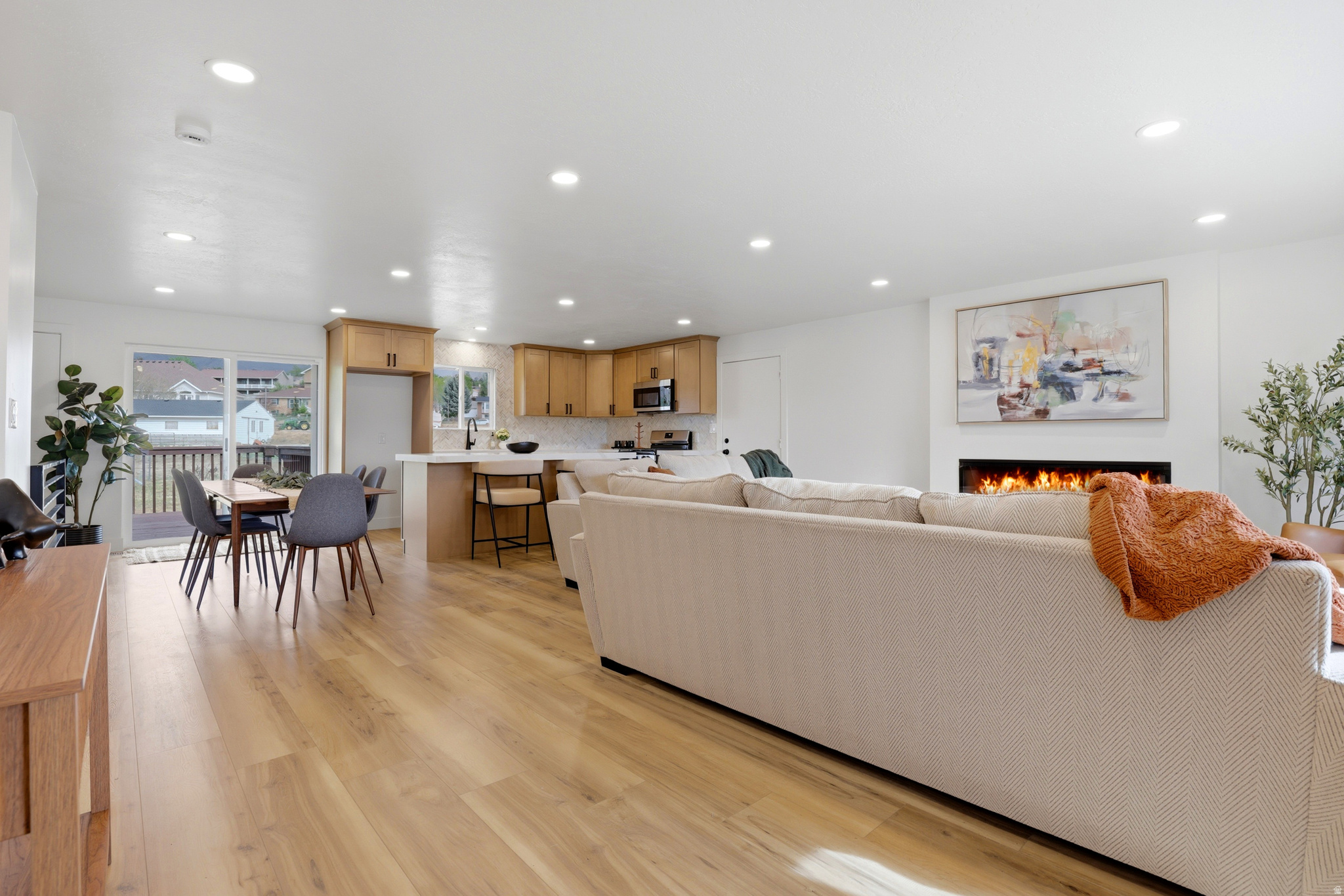 8643 S VAQUERO DR