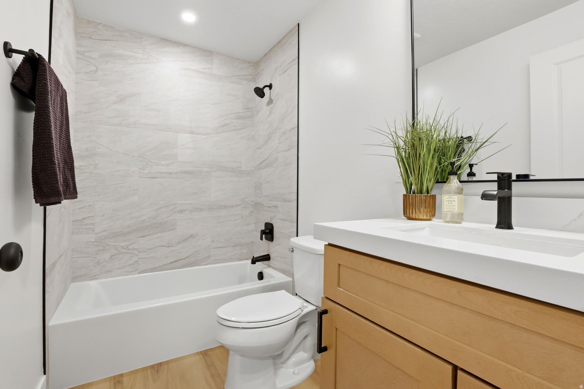 8643 S VAQUERO DR