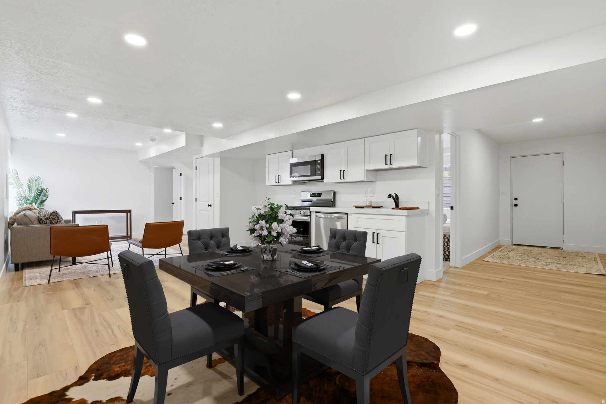 8643 S VAQUERO DR