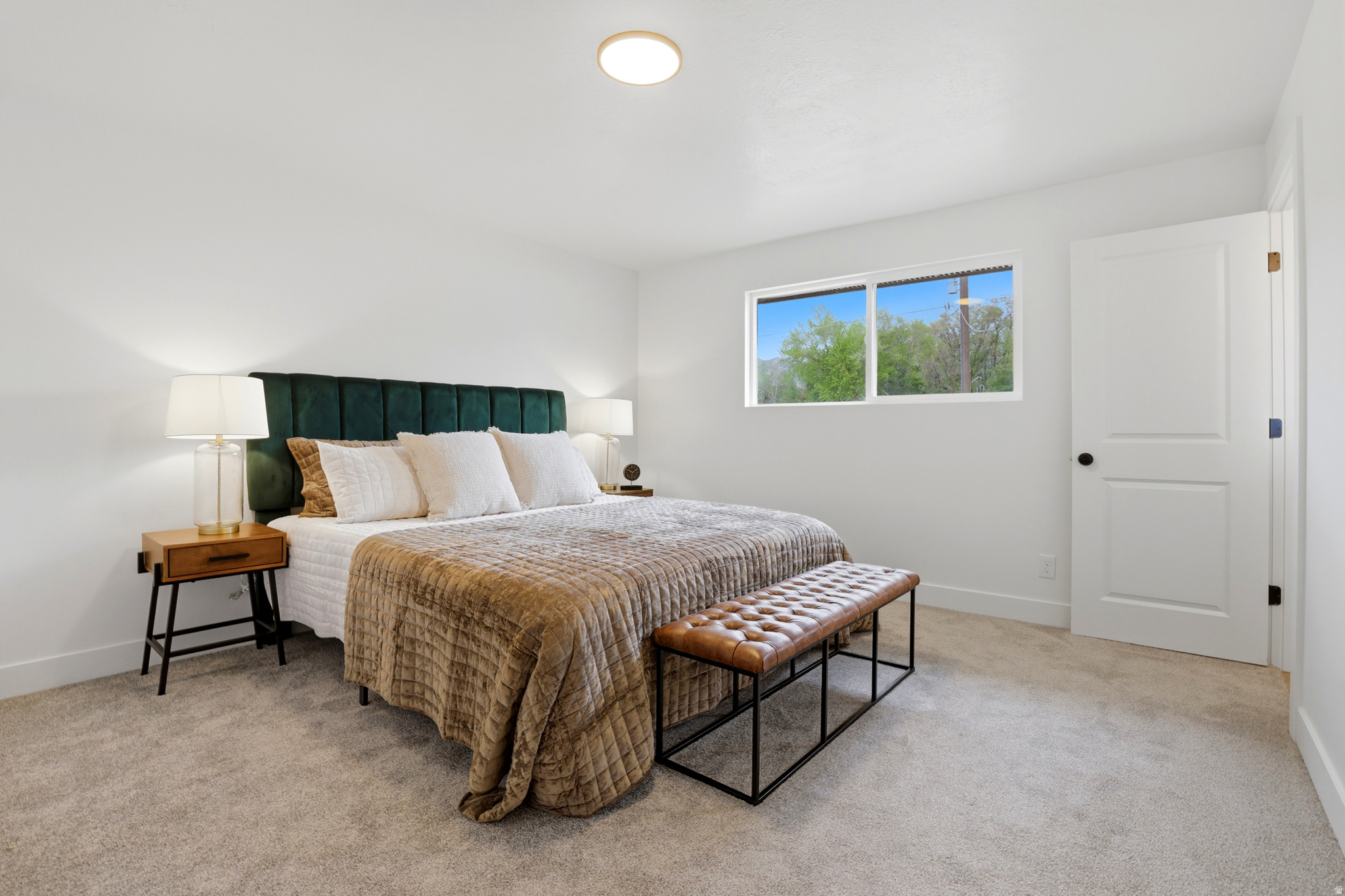 8643 S VAQUERO DR