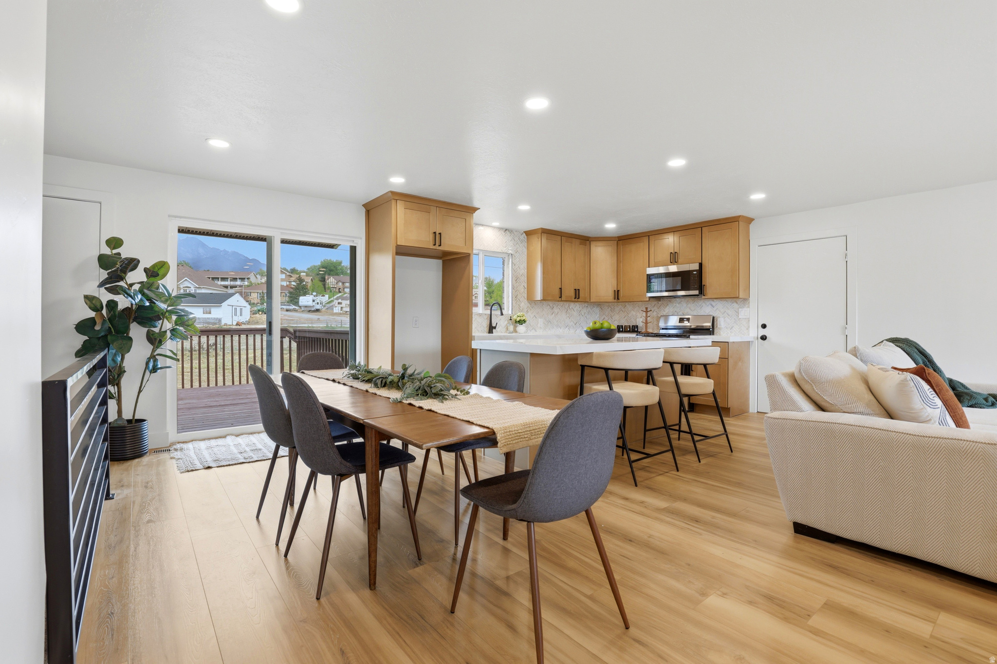 8643 S VAQUERO DR
