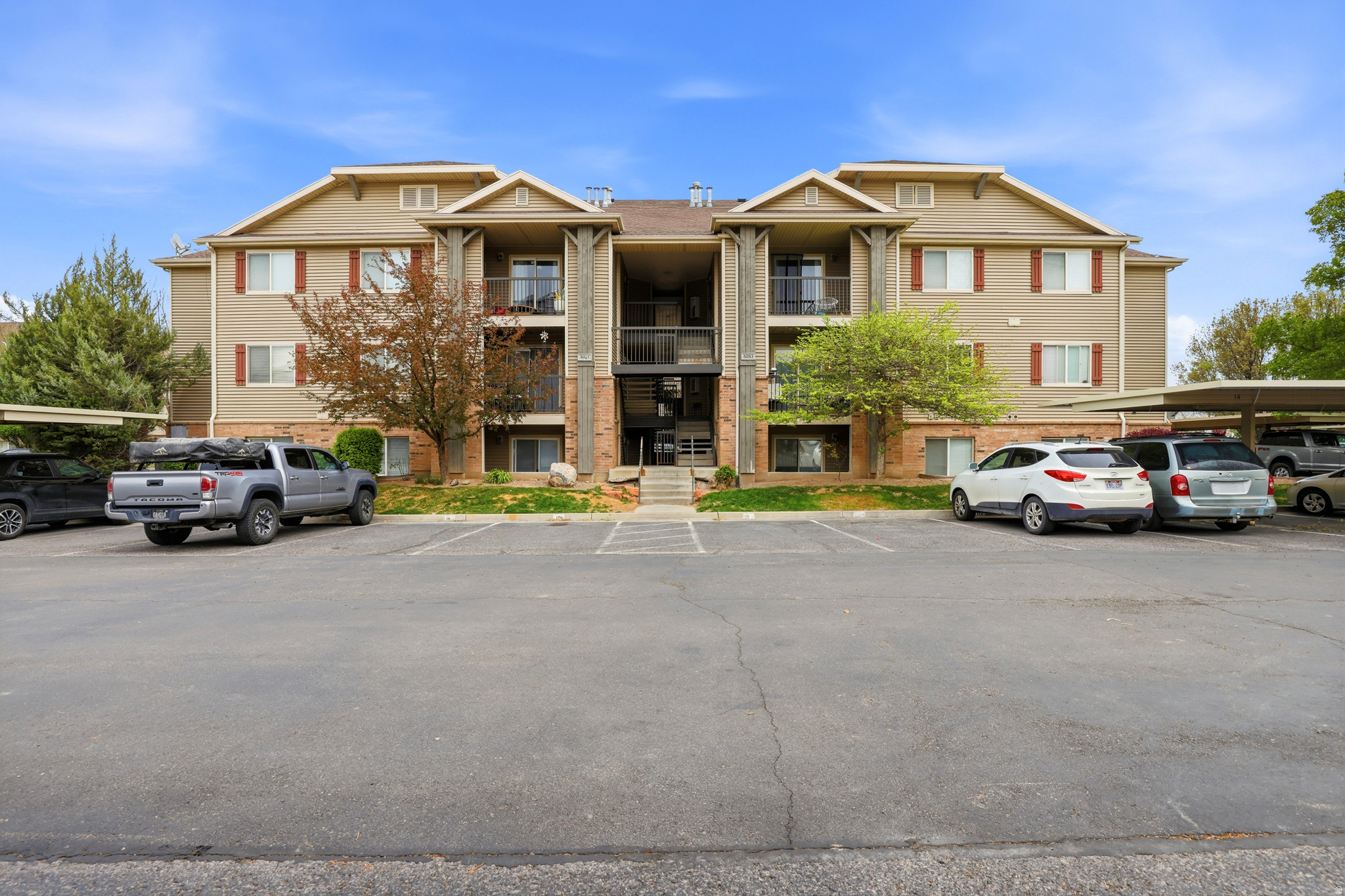 8083 N RIDGE LOOP #I- 9