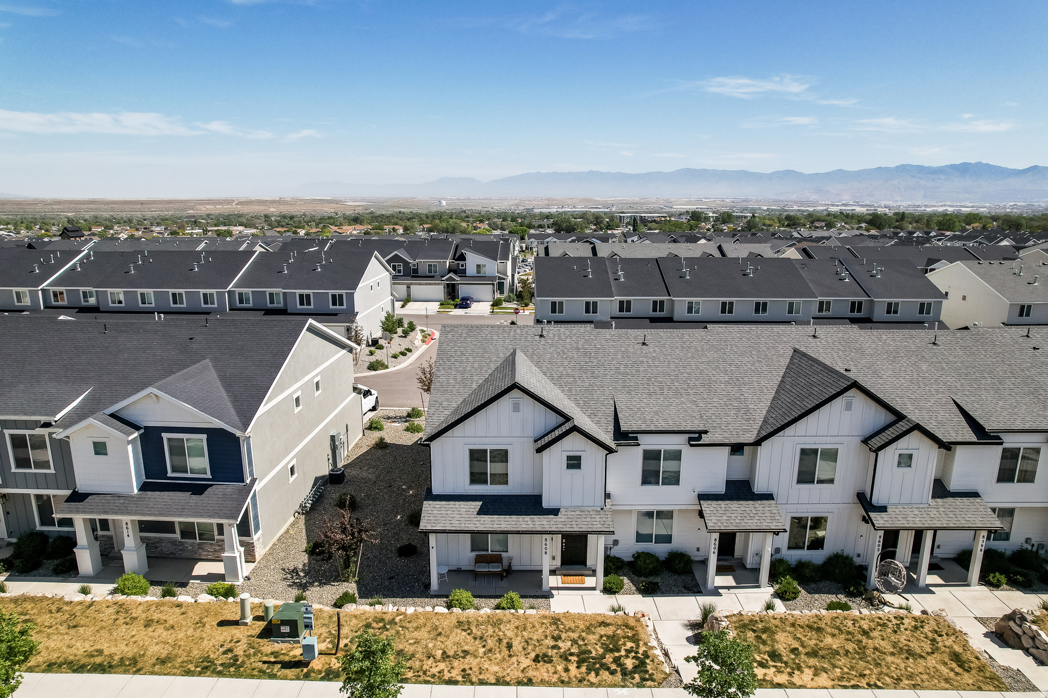 8608 W CORDERO DR