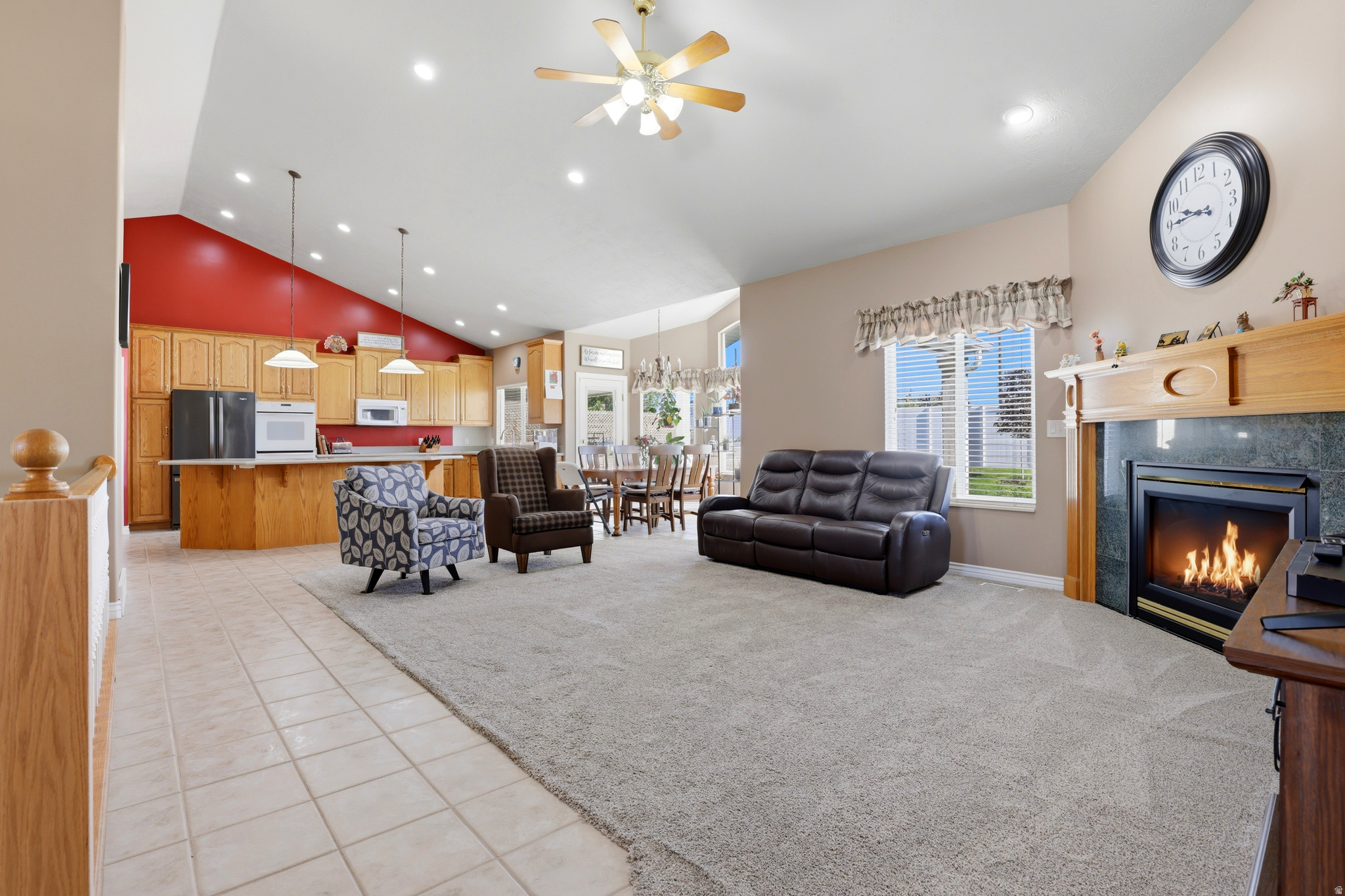 1274 W CHAPEL RIDGE DR