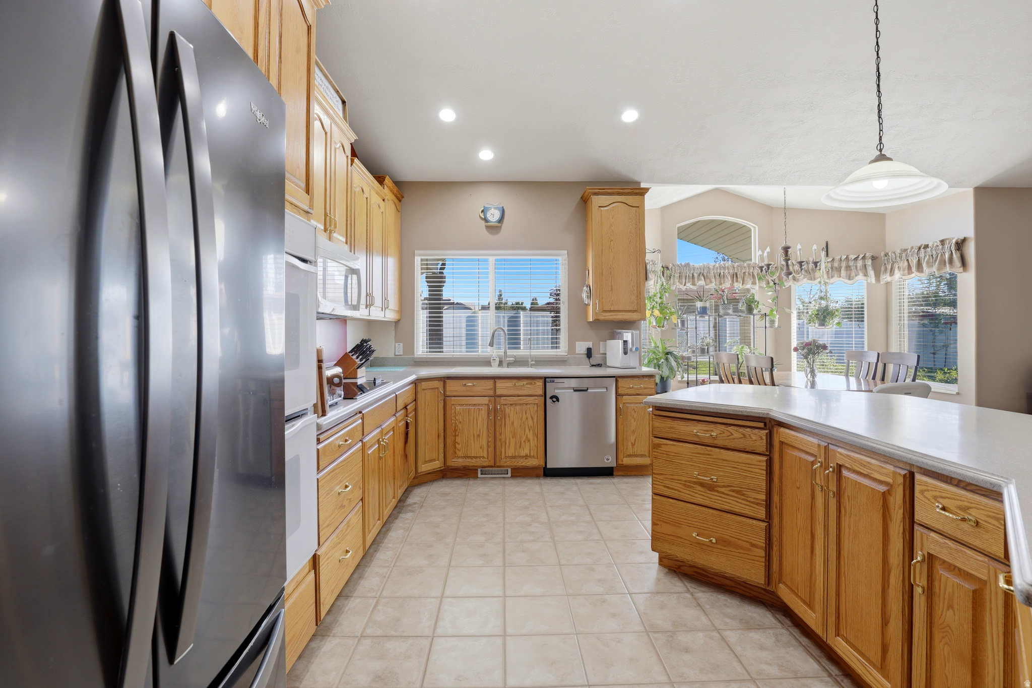 1274 W CHAPEL RIDGE DR