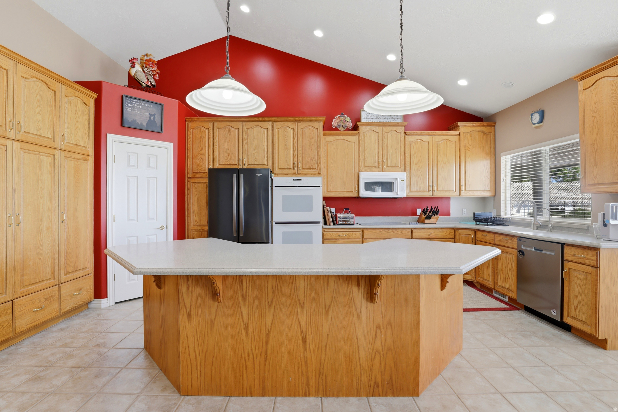 1274 W CHAPEL RIDGE DR