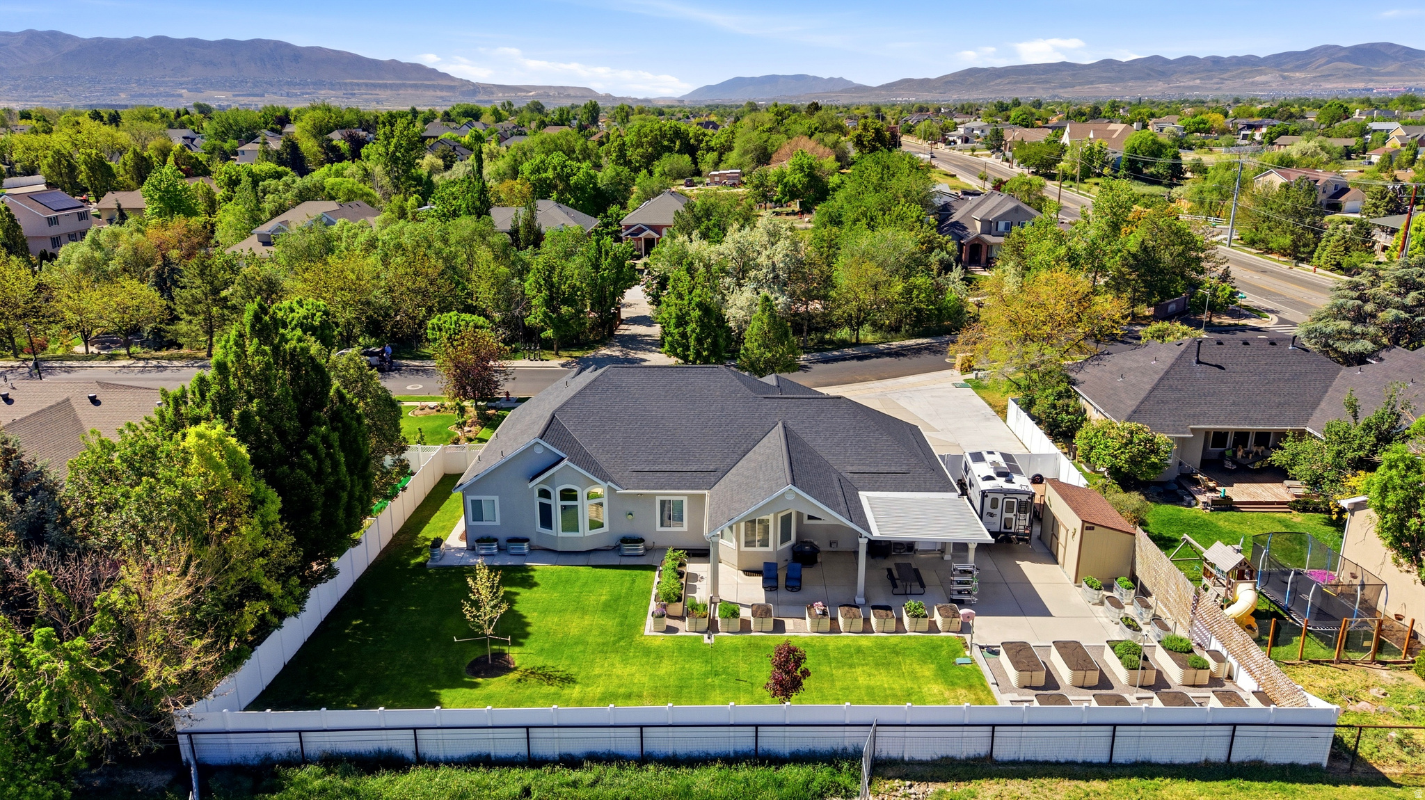 1274 W CHAPEL RIDGE DR